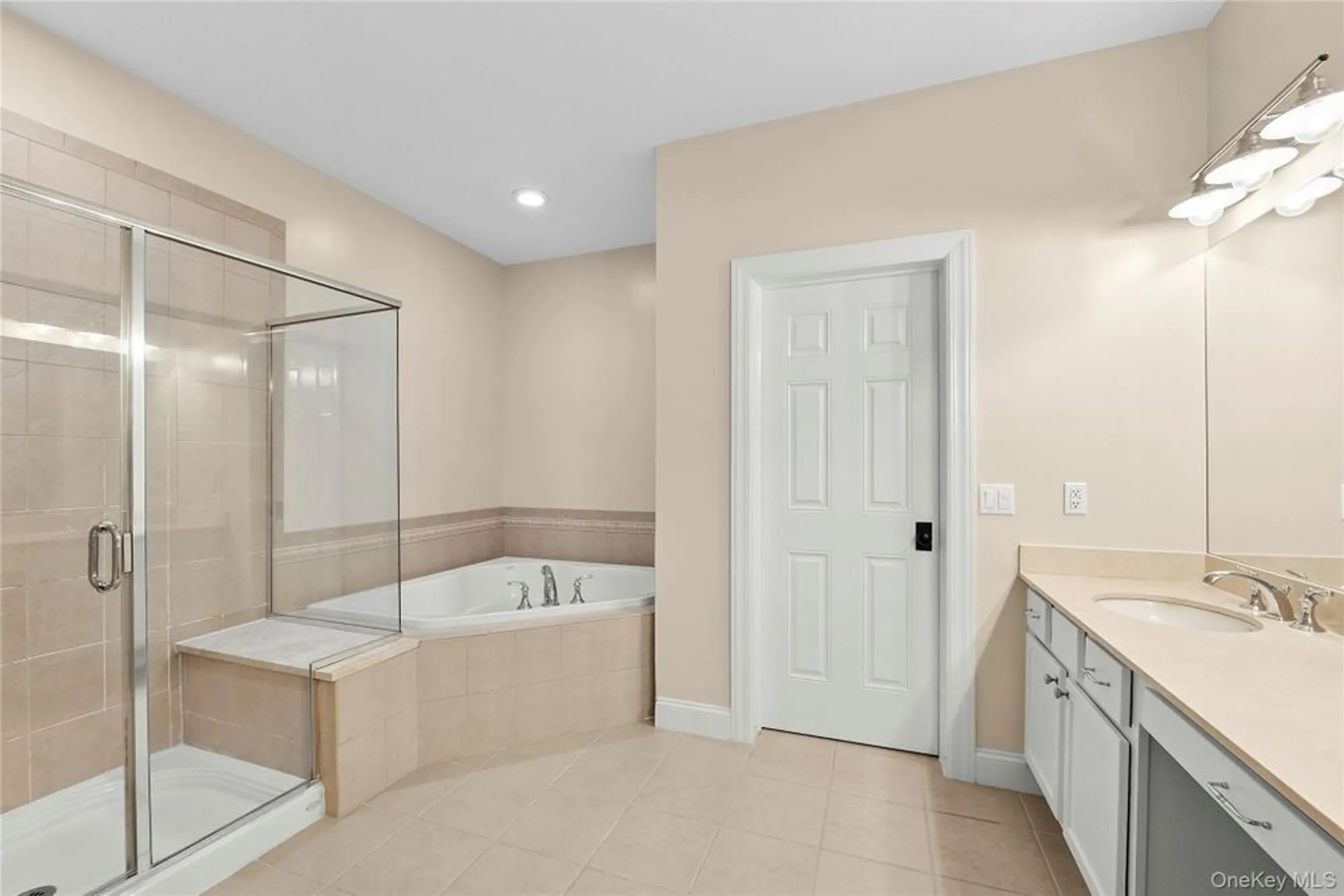 Property Slideshow image 10 of 18 | 167 melody ct, Eastport, NY, 11941