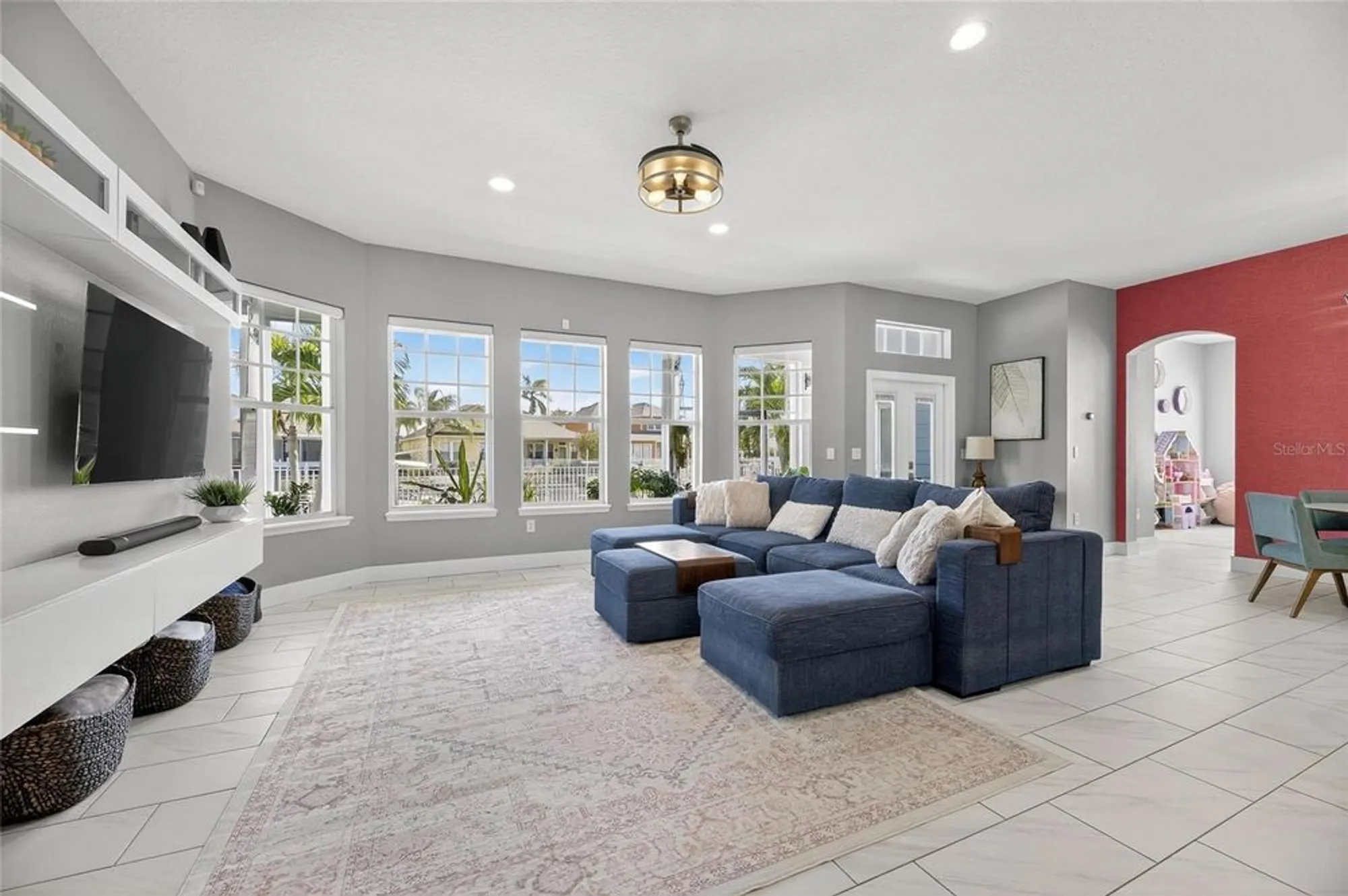 Property Slideshow image 16 of 66 | 526 islebay dr, Apollo Beach, FL, 33572