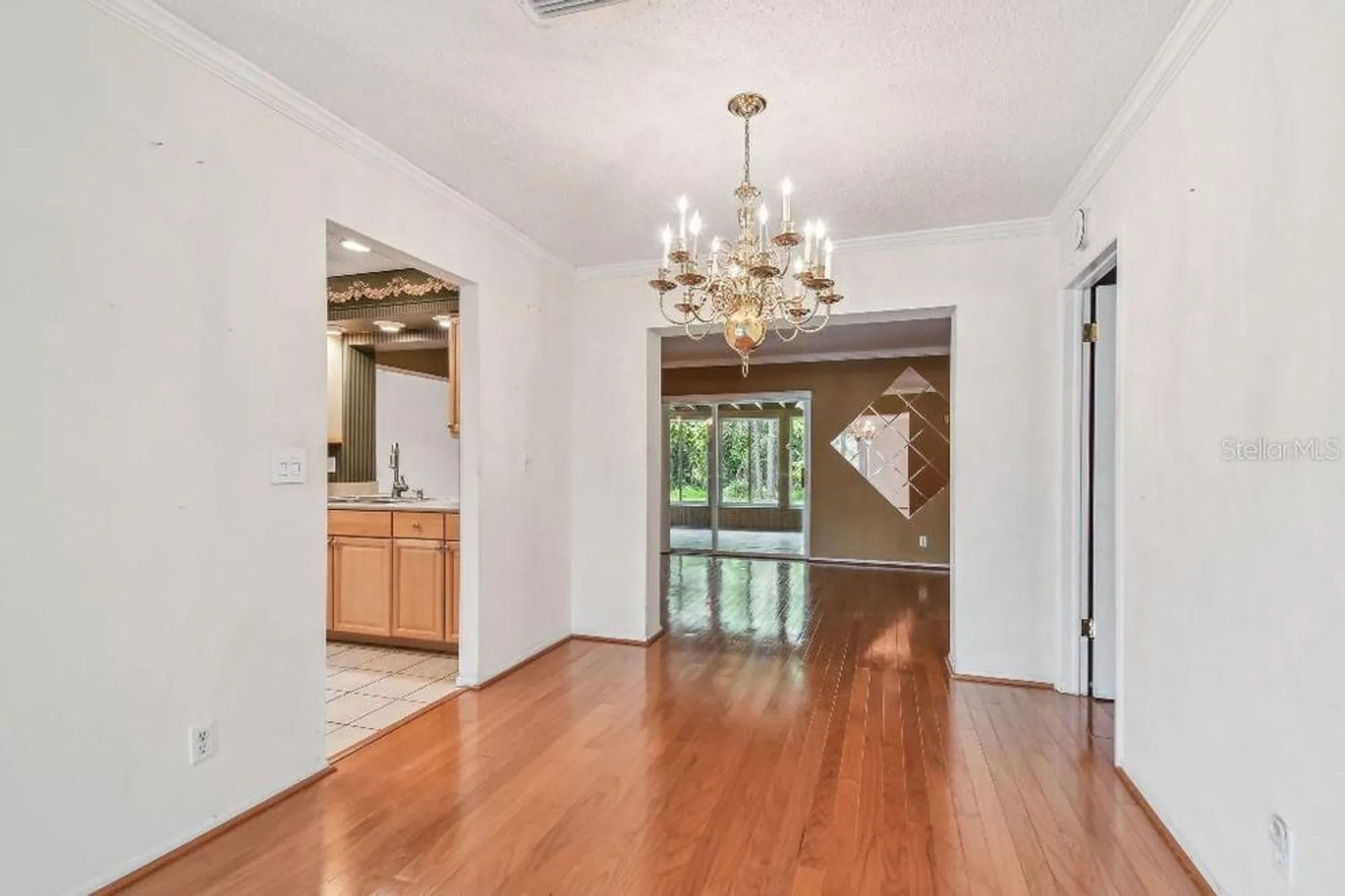 Property Slideshow image 11 of 60 | 916 mainsail way, Palm Harbor, FL, 34685