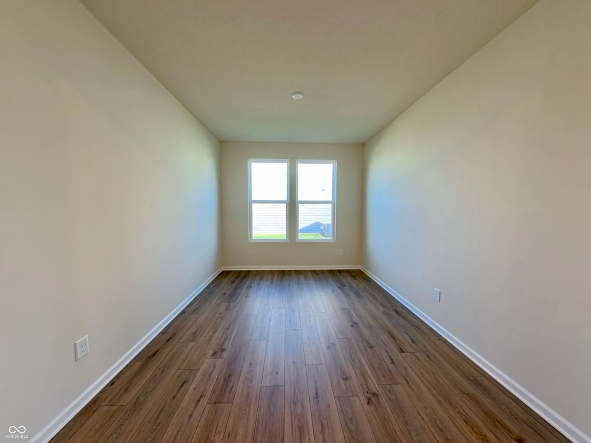 Property Slideshow image 19 of 61 | 811 daisy st, Greenwood, IN, 46143