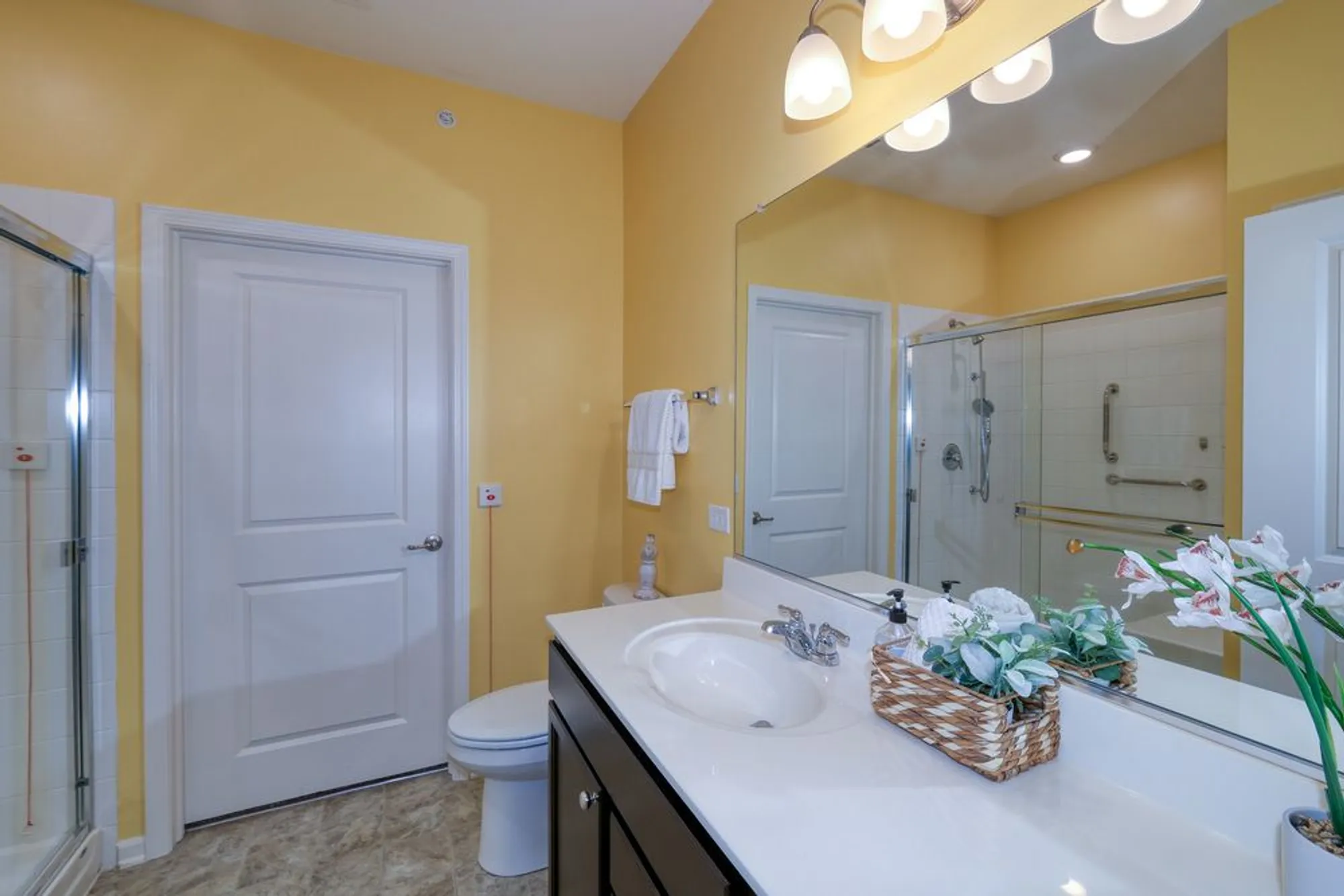 Property Slideshow image 11 of 19 | , North Aurora, IL, 60542