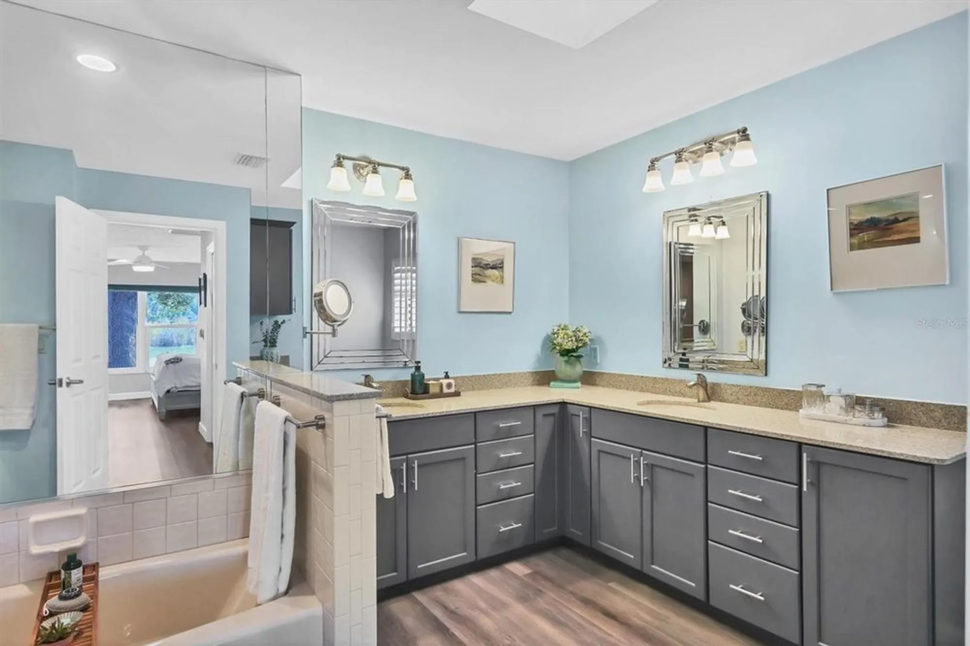 Property Slideshow image 25 of 55 | 3861 wilshire cir 115, Sarasota, FL, 34238