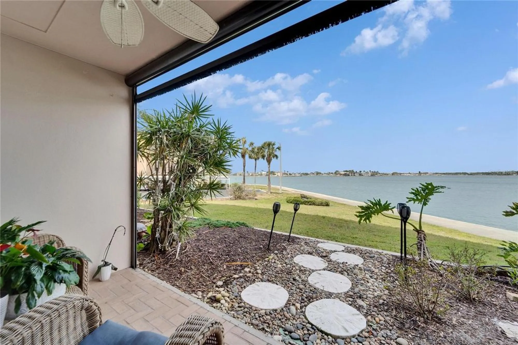Property Slideshow image 4 of 60 | 7700 sun island dr 107, South Pasadena, FL, 33707