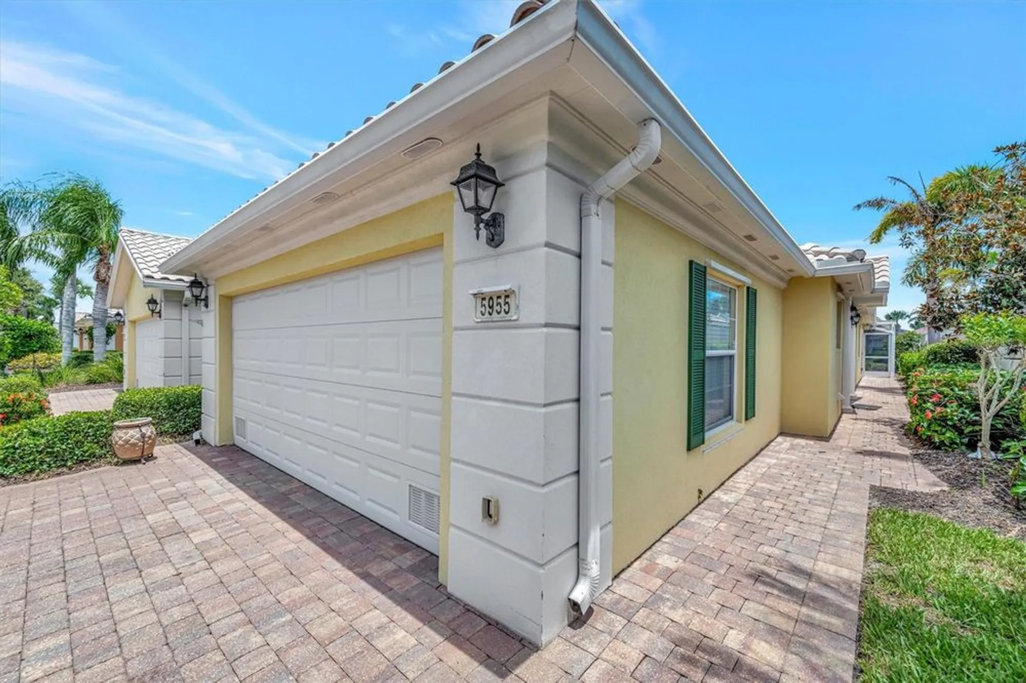 Property Slideshow image 3 of 51 | 5955 benevento dr, Sarasota, FL, 34238
