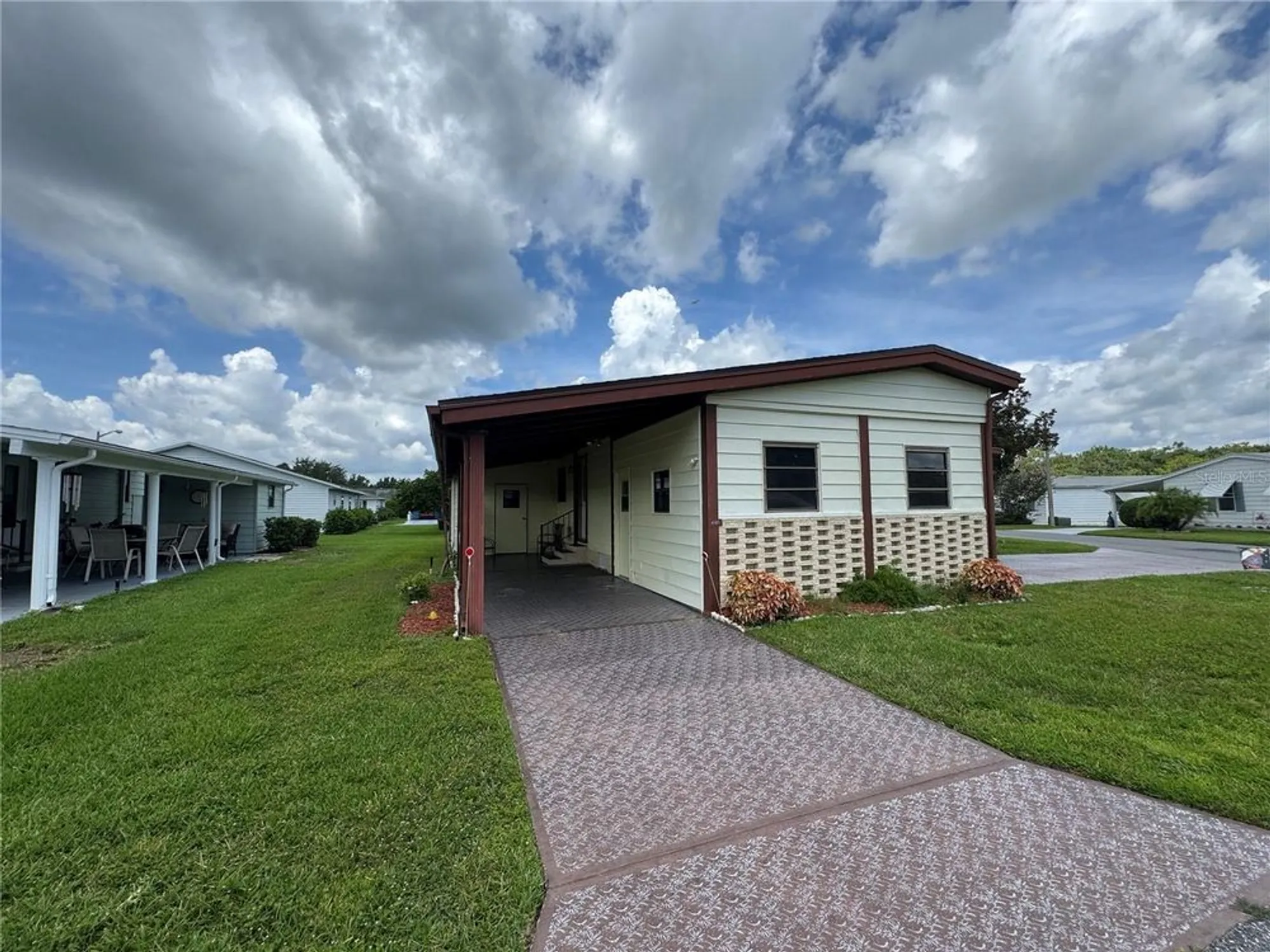 Property Slideshow image 2 of 42 | 4805 colonnades cir, Lakeland, FL, 33811