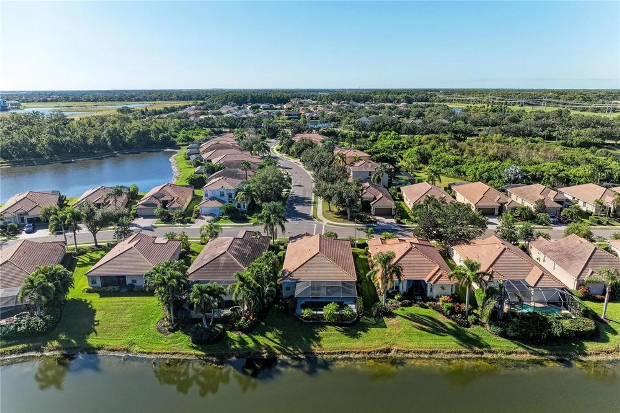 Property Slideshow image 5 of 52 | 212 river enclave ct, Bradenton, FL, 34212