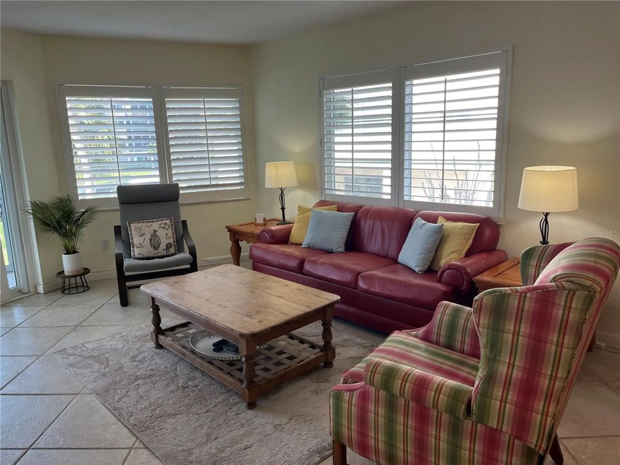 Property Slideshow image 11 of 32 | 1257 s portofino dr apt 208, Sarasota, FL, 34242
