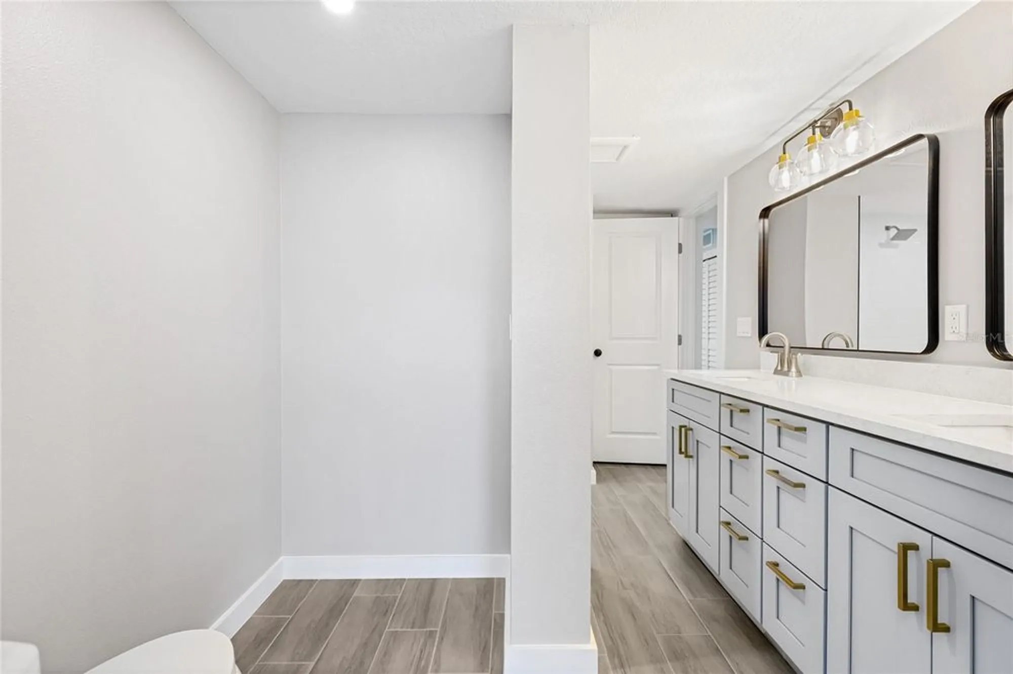 Property Slideshow image 19 of 26 | 4444 narraganset trl 96, Sarasota, FL, 34233