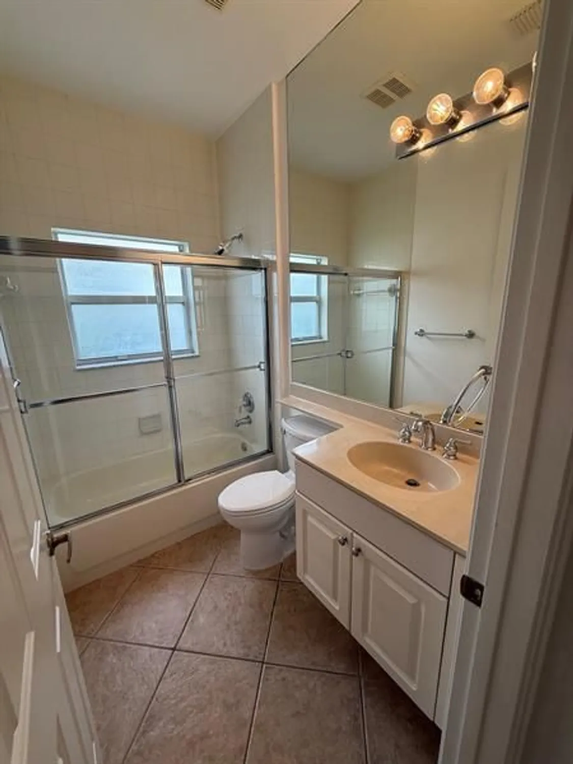 Property Slideshow image 21 of 25 | 12039 oakvista dr, Boynton Beach, FL, 33437