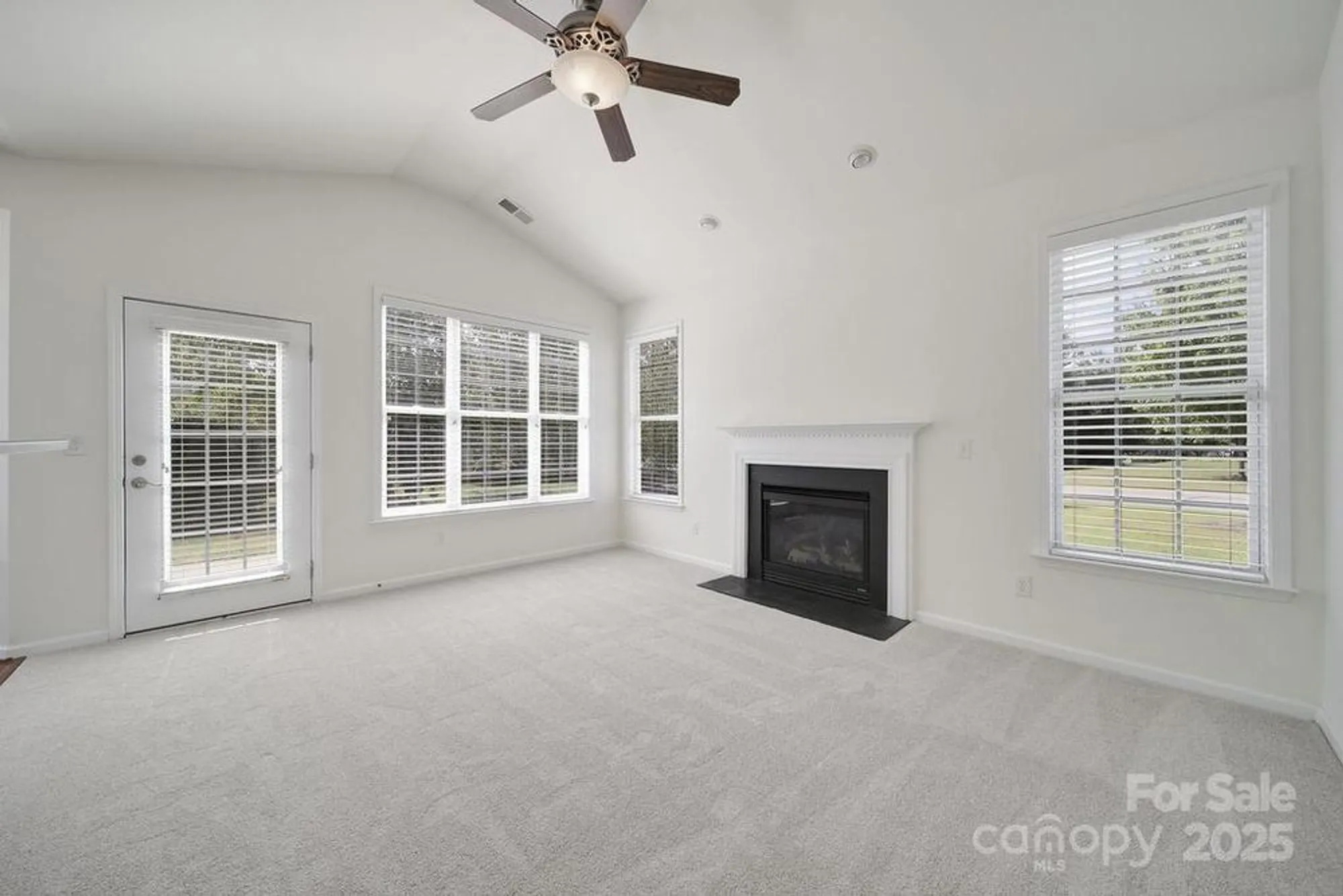 Property Slideshow image 8 of 40 | 328 garnet ct, Fort Mill, SC, 29708