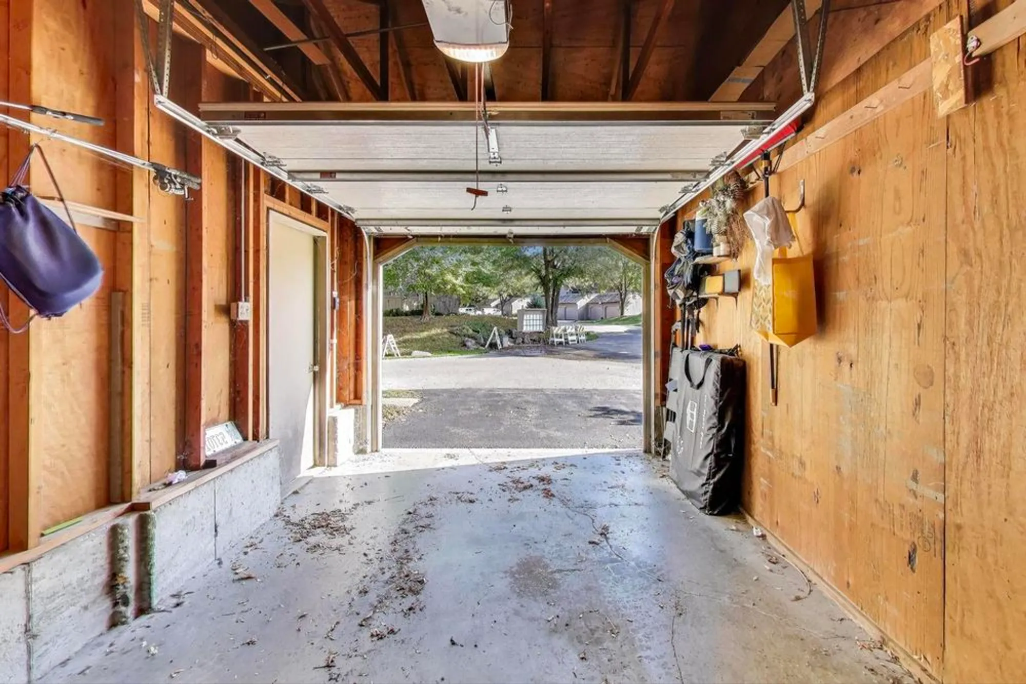 Property Slideshow image 22 of 24 | 220 thornhill ln d, Lake Barrington, IL, 60010