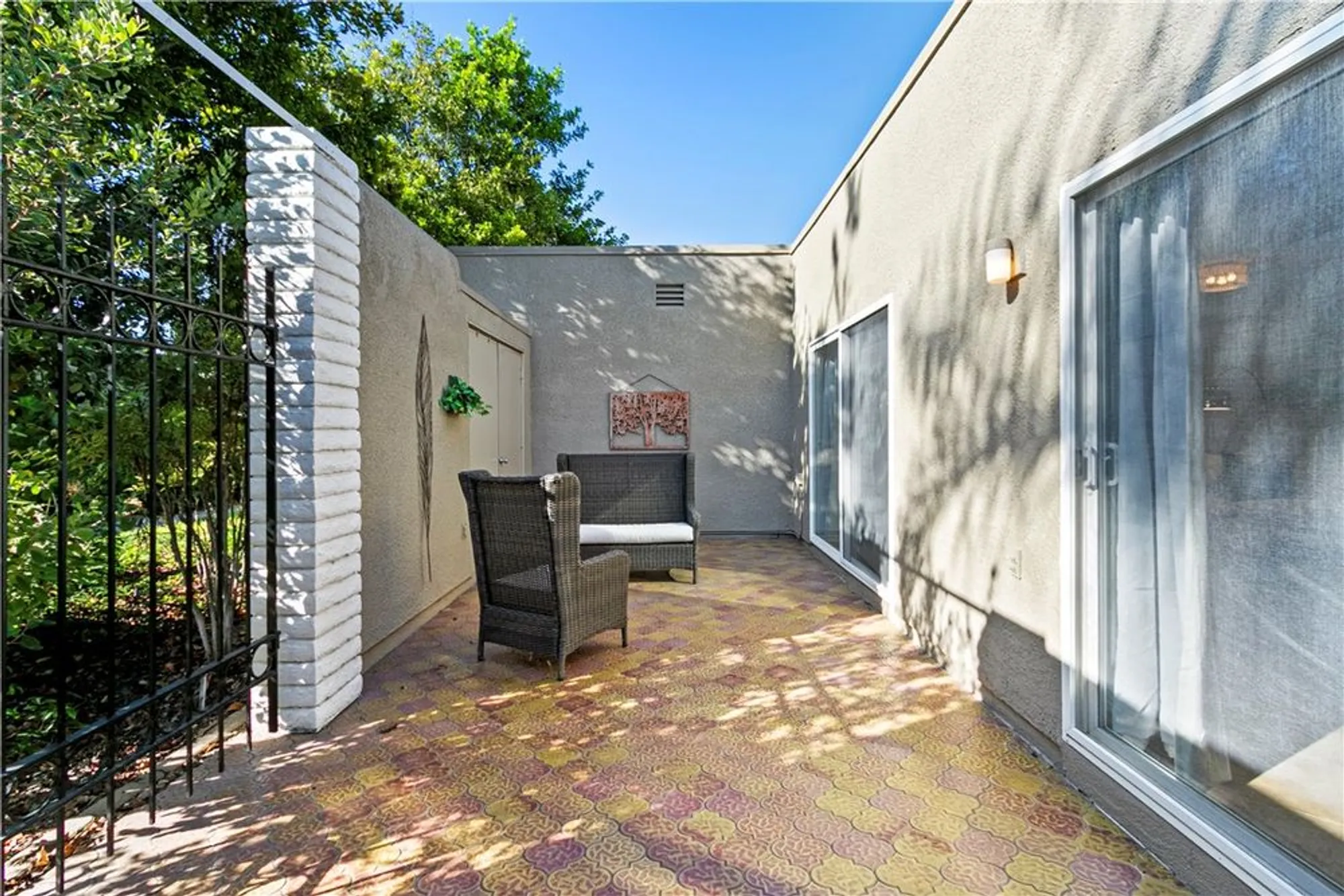 Property Slideshow image 12 of 24 | 2044 via mariposa e a, Laguna Woods, CA, 92637