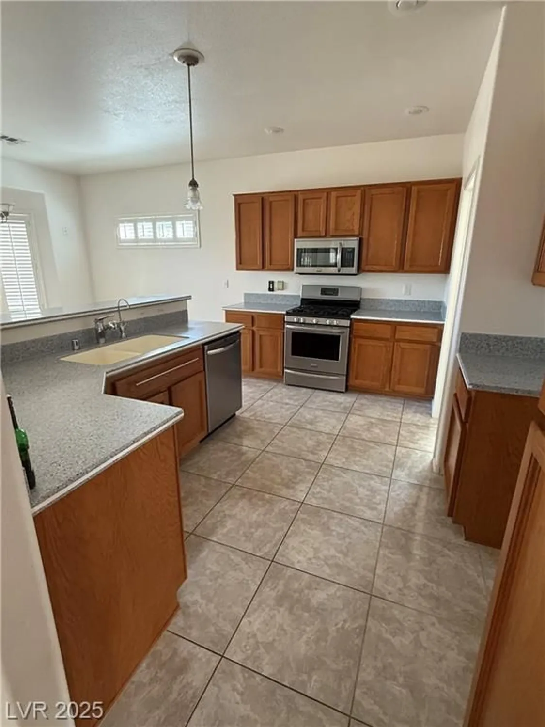 Property Slideshow image 7 of 16 | 2562 downeyville ave, Henderson, NV, 89052