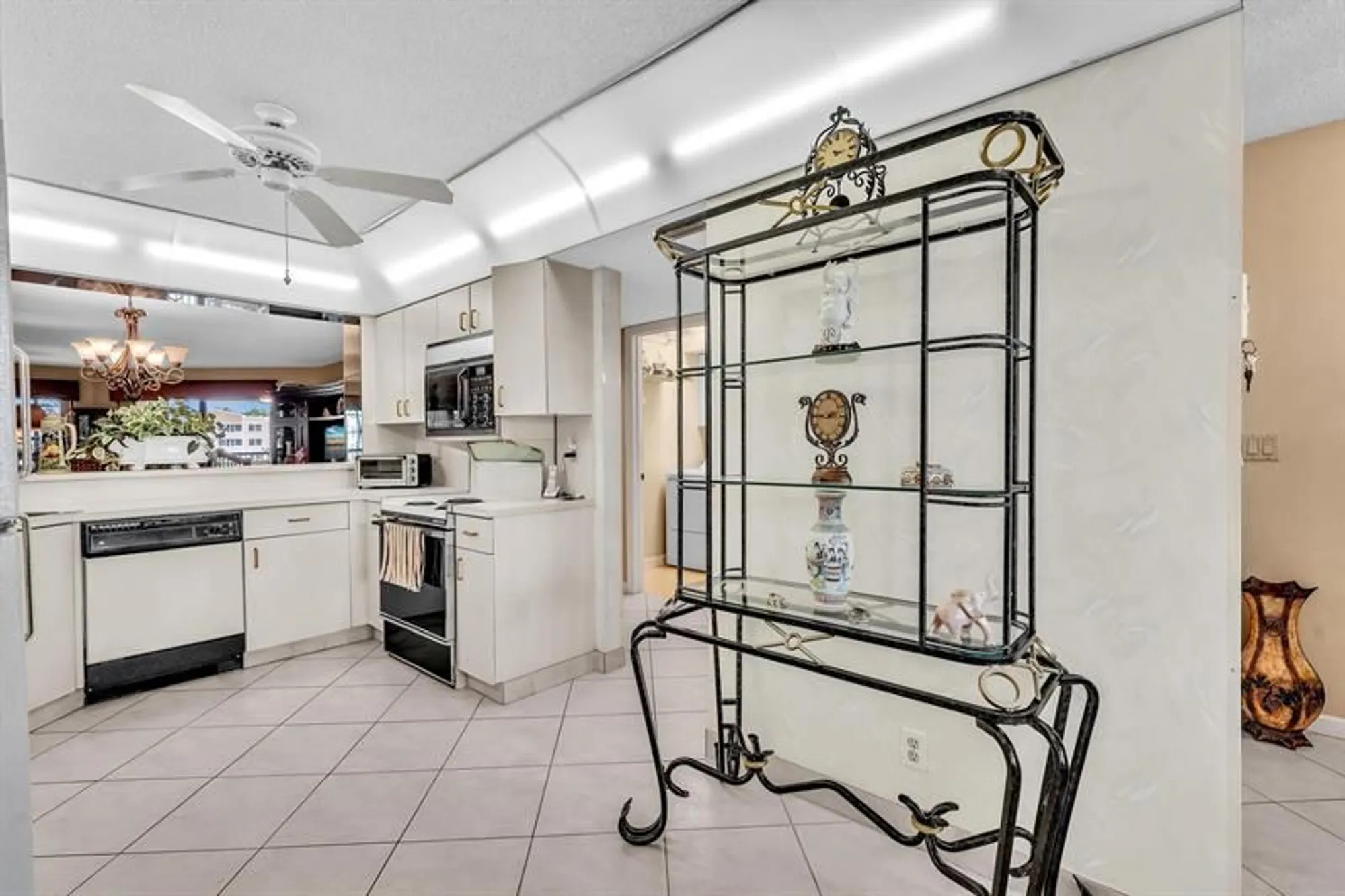 Property Slideshow image 9 of 83 | 7449 fairfax dr 211, Tamarac, FL, 33321