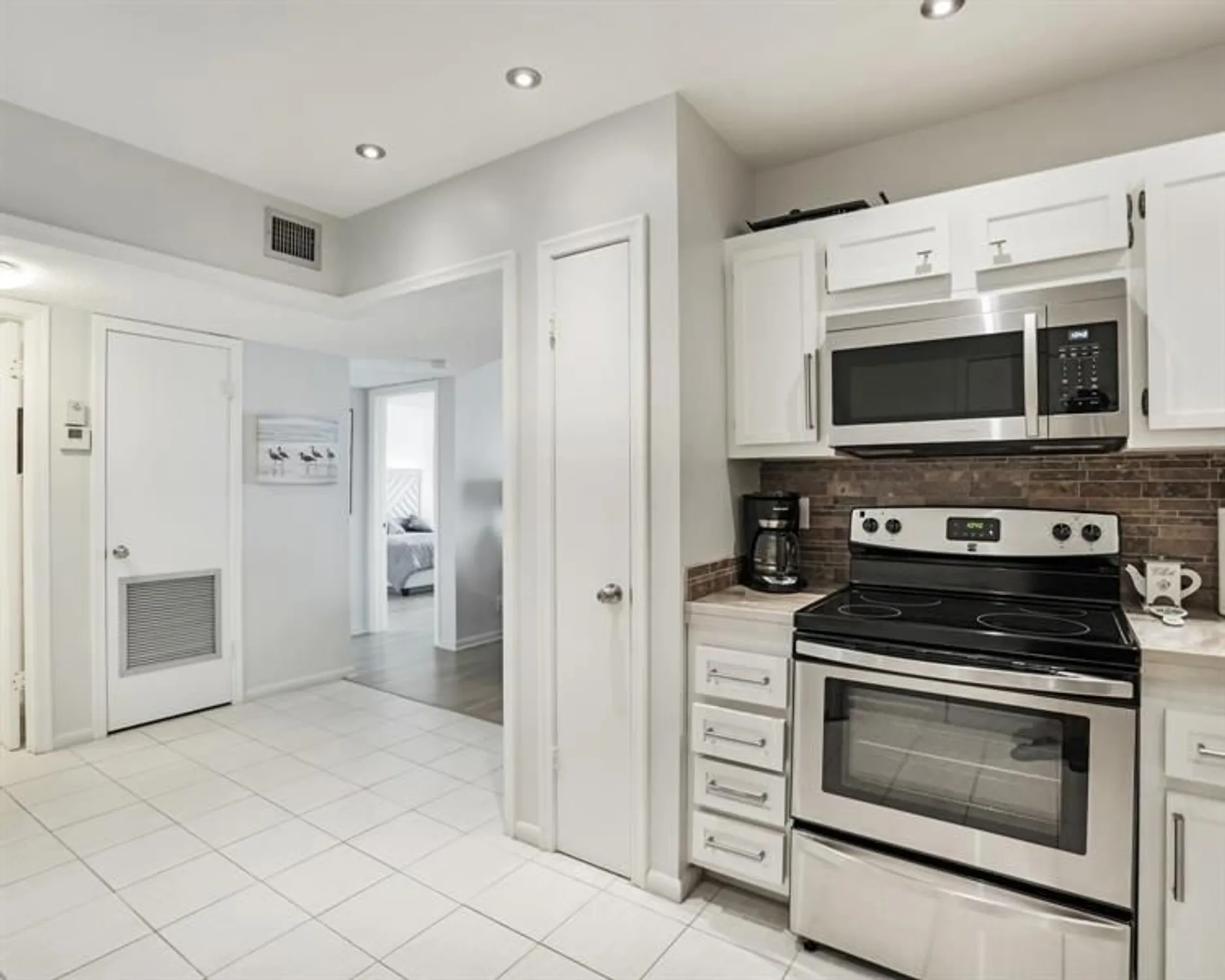 Property Slideshow image 8 of 21 | 4751 nw 21st st apt 604, Lauderhill, FL, 33313