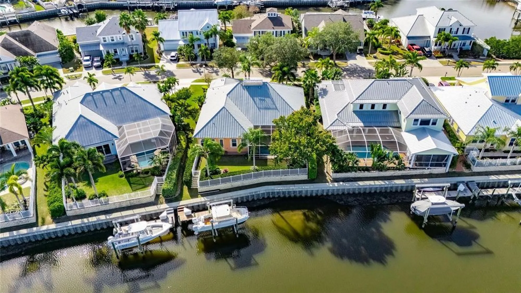 Property Slideshow image 81 of 94 | 539 islebay dr, Apollo Beach, FL, 33572