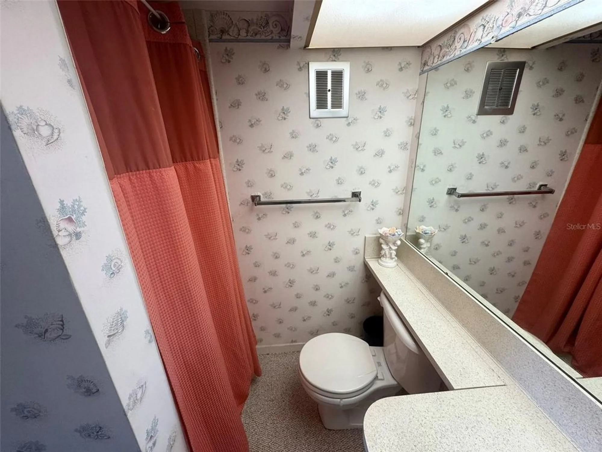 Property Slideshow image 18 of 51 | 4775 cove cir apt 403, St Petersburg, FL, 33708