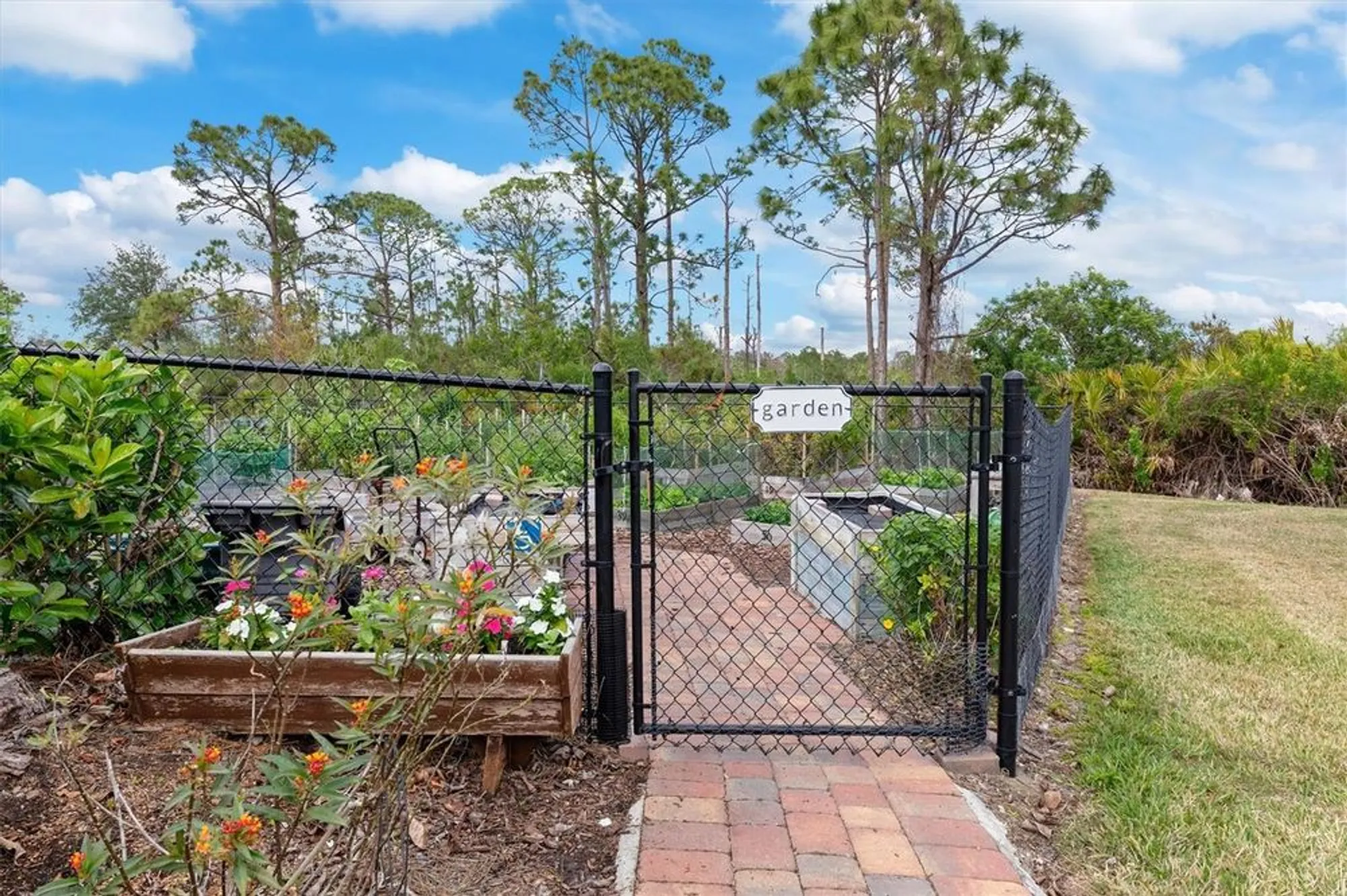 Property Slideshow image 67 of 70 | 2633 daisy dr, North Port, FL, 34289