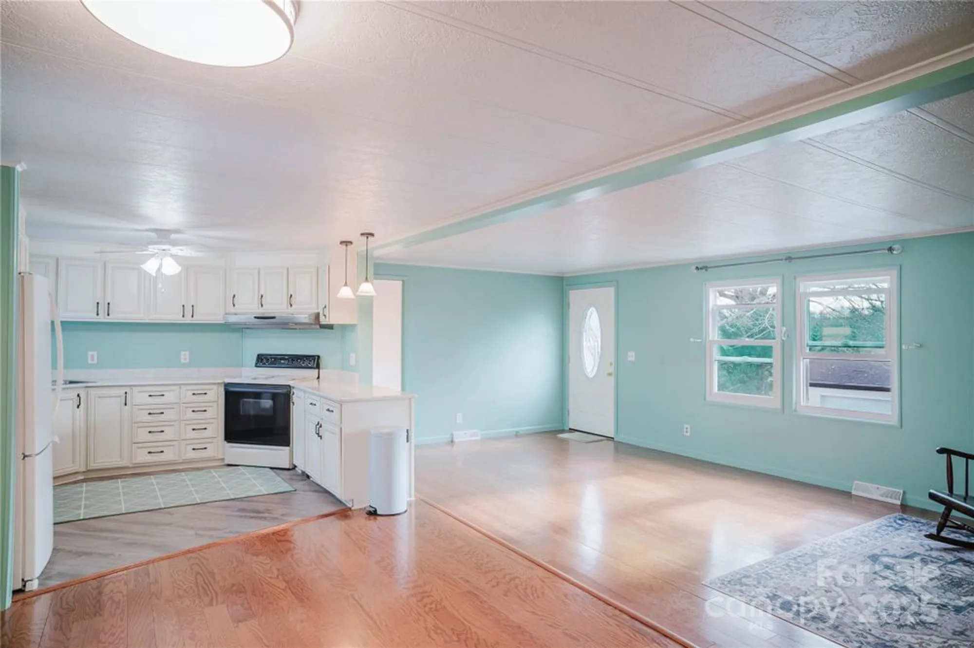 Property Slideshow image 14 of 34 | 402 deerfield ct, Hendersonville, NC, 28792