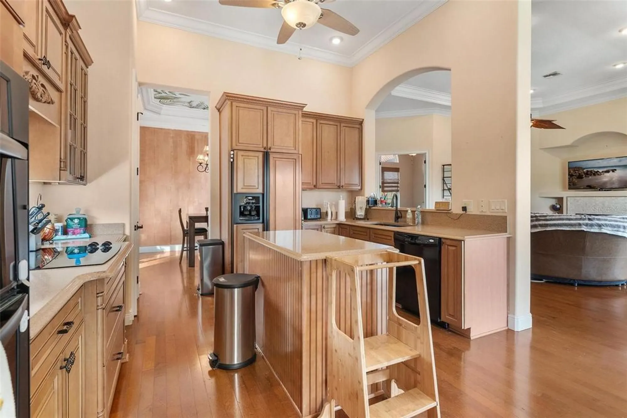 Property Slideshow image 11 of 47 | 38800 harborwoods pl, Lady Lake, FL, 32159