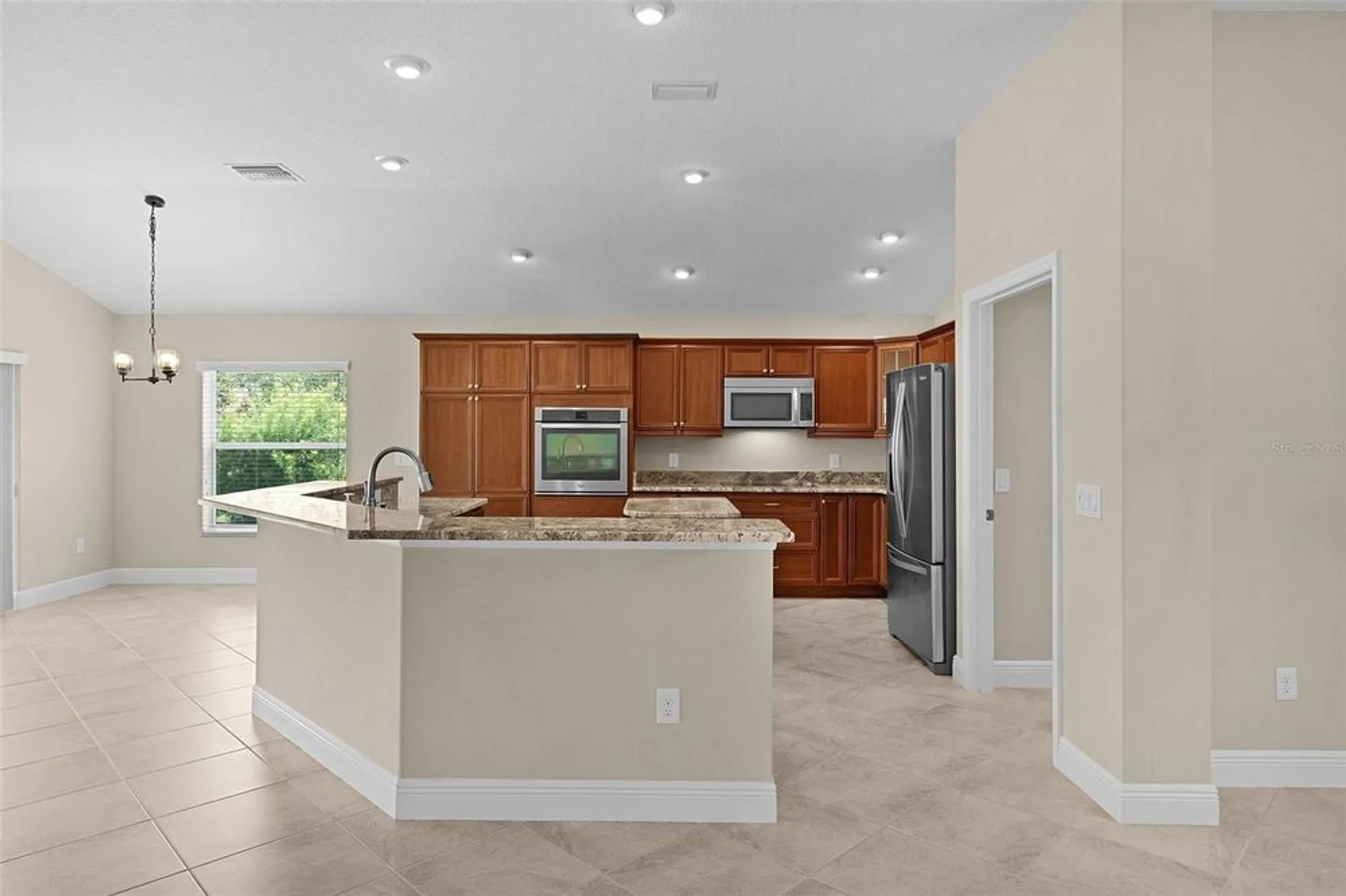 Property Slideshow image 11 of 56 | 1819 zircon pl, The Villages, FL, 32163