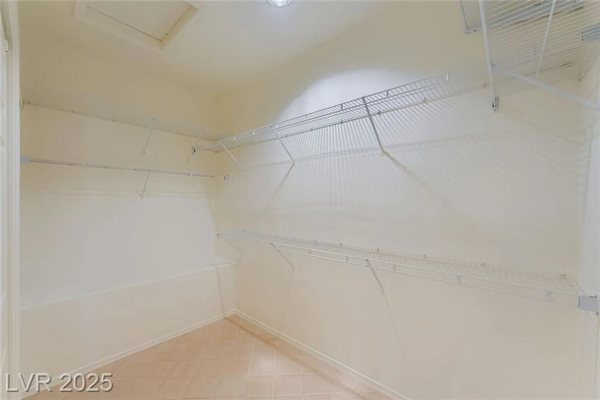 Property Slideshow image 18 of 26 | 2520 palmridge dr, Las Vegas, NV, 89134