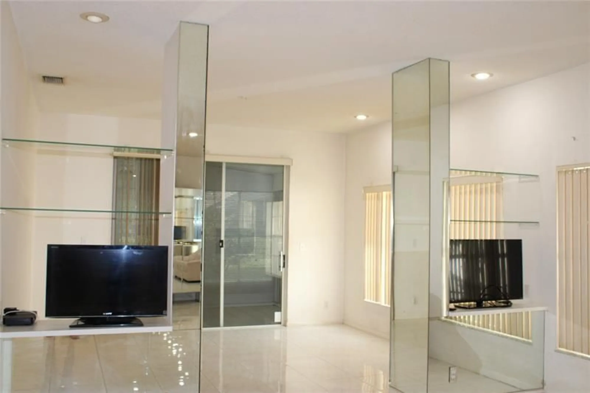 Property Slideshow image 13 of 37 | 7660 mansfield hollow rd, Delray Beach, FL, 33446