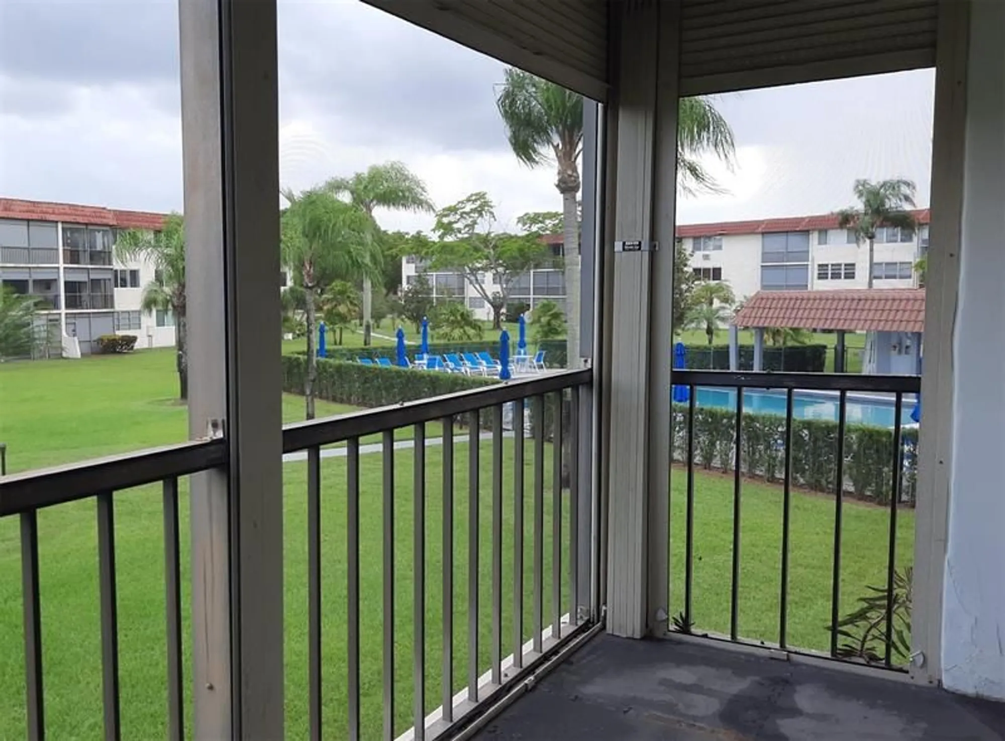 Property Slideshow image 13 of 21 | 9420 s hollybrook lake dr 201, Pembroke Pines, FL, 33025