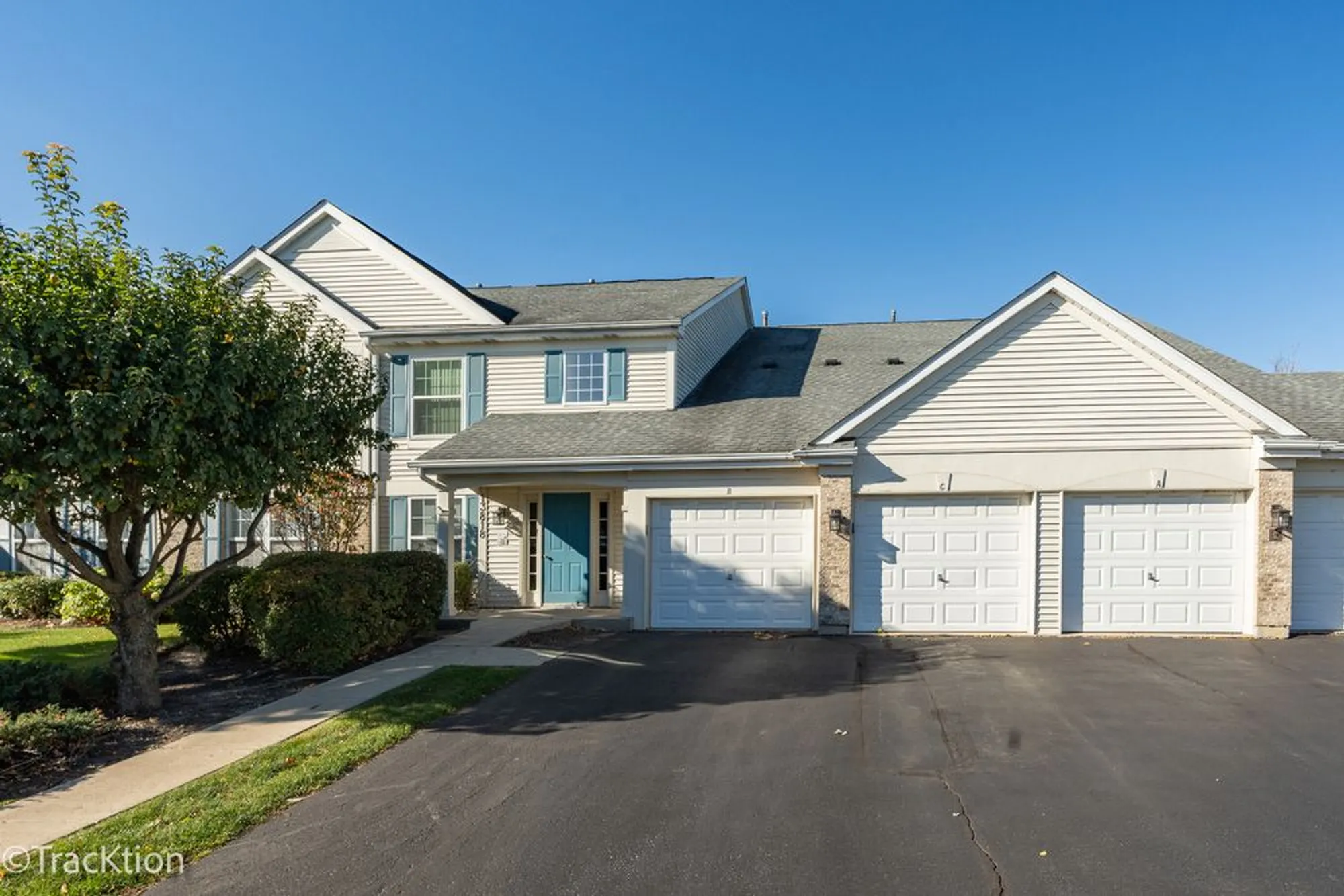 Property Slideshow image 1 of 17 | 13818 s bristlecone ln d, Plainfield, IL, 60544