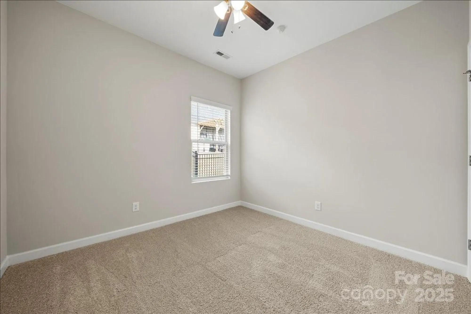 Property Slideshow image 21 of 31 | 9211 grisons ct, Charlotte, NC, 28278