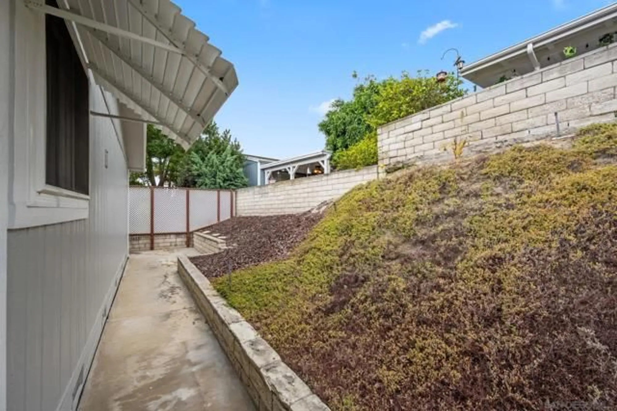 Property Slideshow image 11 of 37 | 4465 topaz ln, Oceanside, CA, 92056