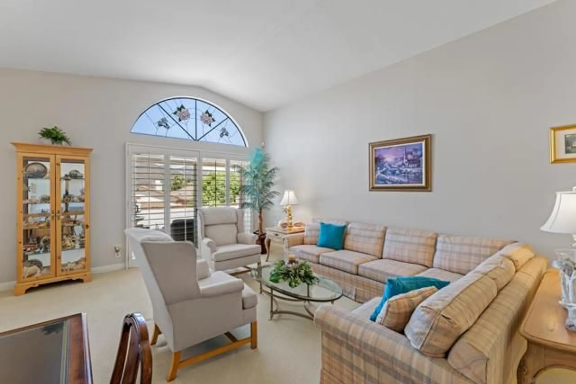 Property Slideshow image 6 of 37 | 18018 calle estepona, San Diego, CA, 92128