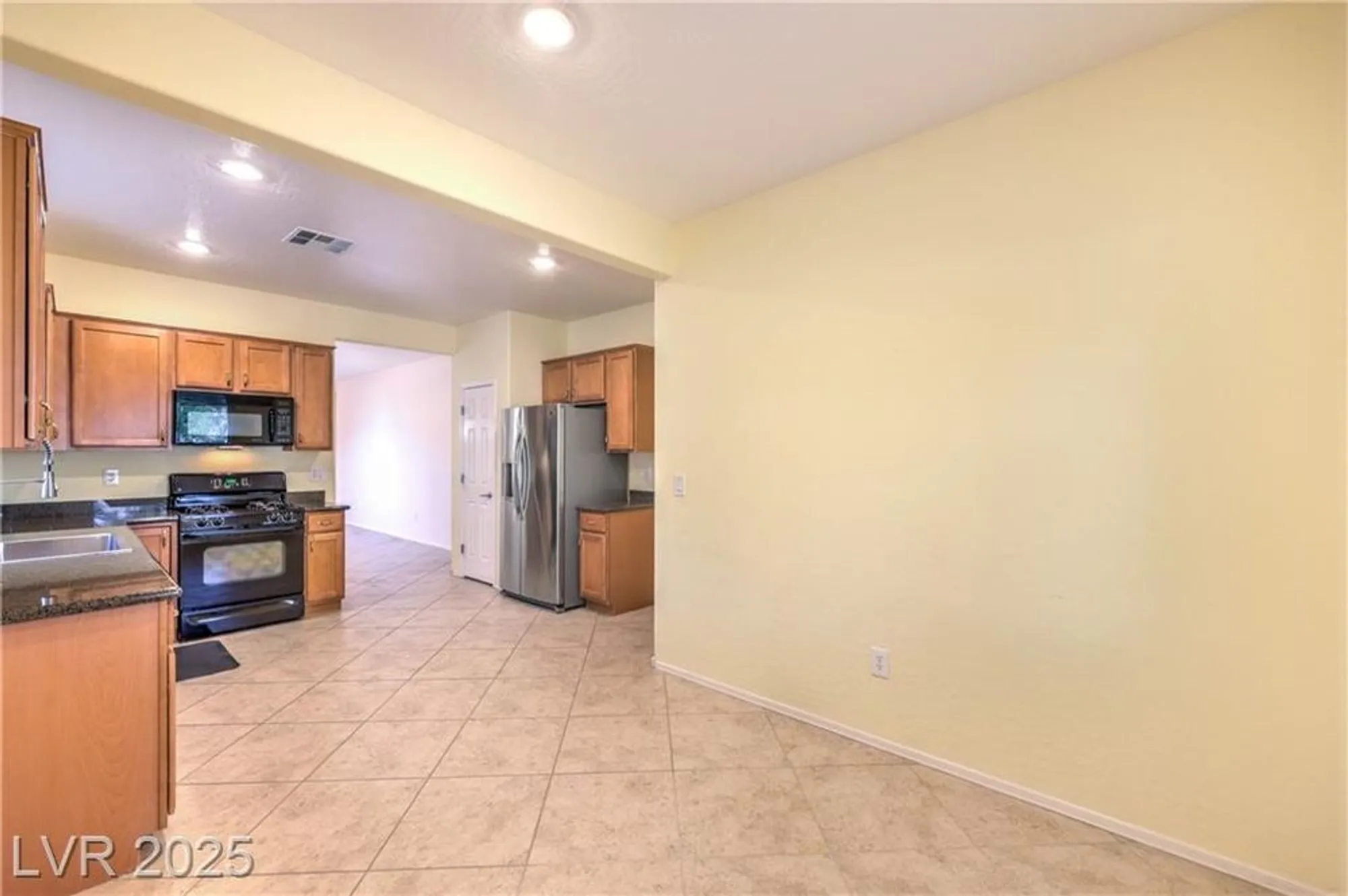 Property Slideshow image 10 of 49 | 2451 shore bird ave, North Las Vegas, NV, 89084