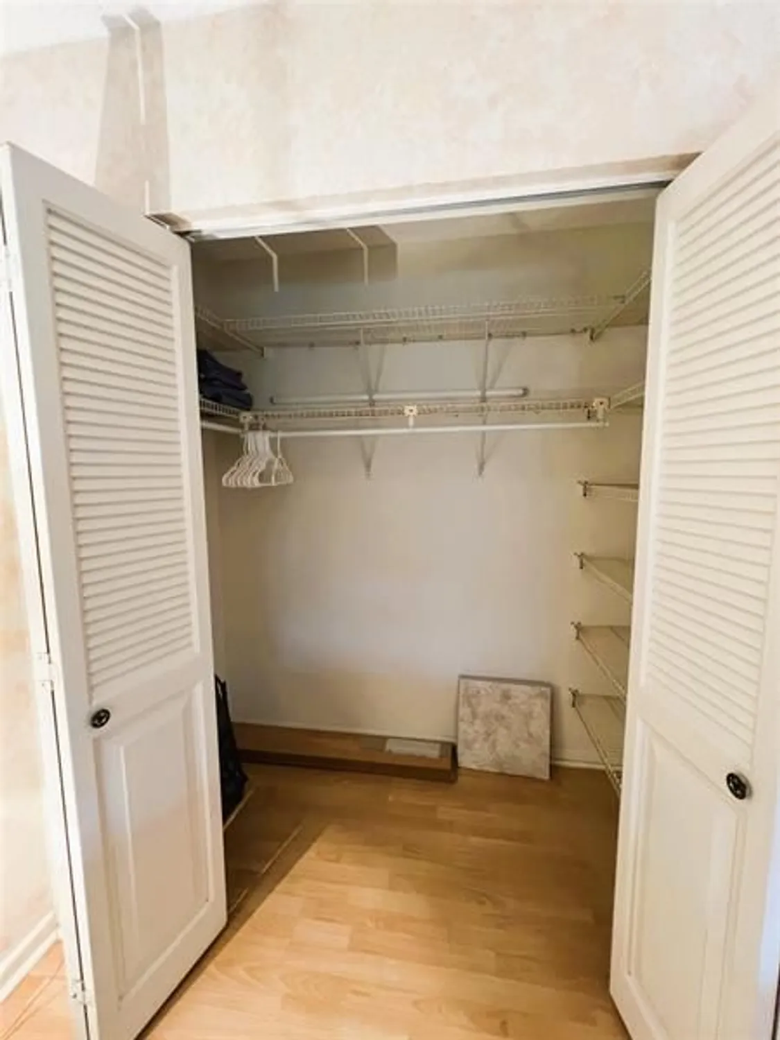 Property Slideshow image 13 of 38 | 2902 victoria cir e3, Coconut Creek, FL, 33066