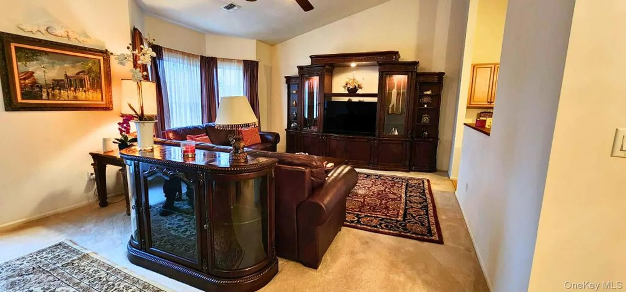 Property Slideshow image 4 of 25 | 512 narragansett villas dr, Lindenhurst, NY, 11757