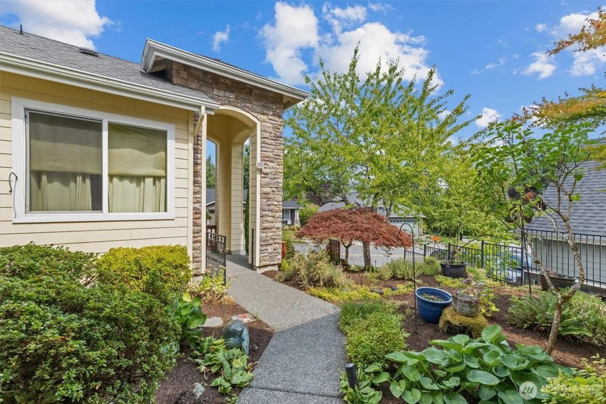 Property Slideshow image 4 of 38 | 23263 ne 126th st, Redmond, WA, 98053