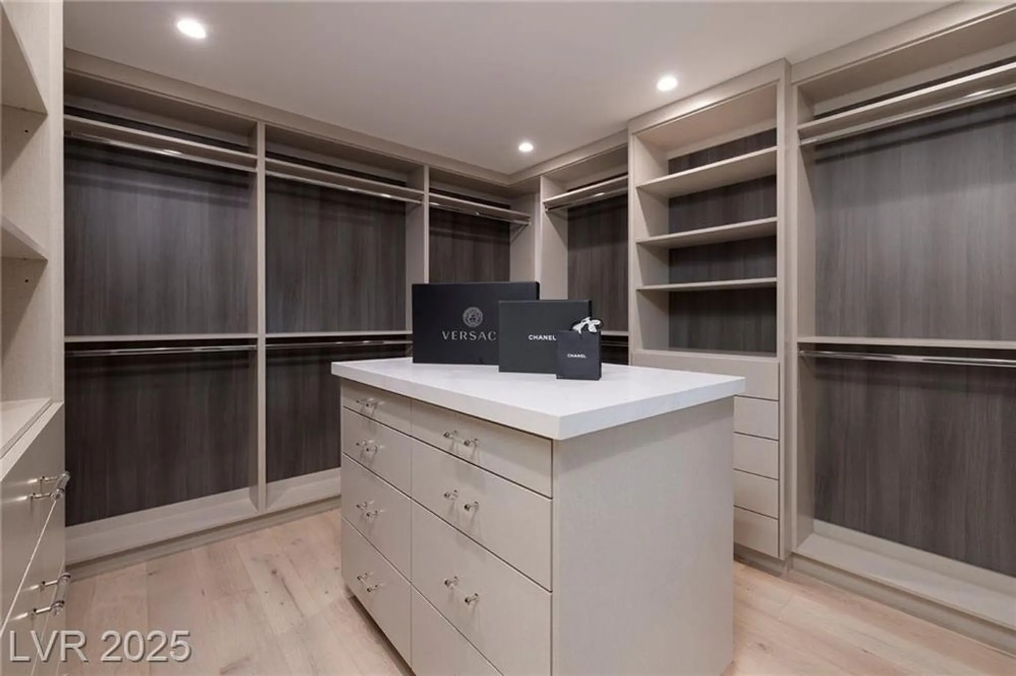 Property Slideshow image 31 of 66 | 12 rainbow point pl, Henderson, NV, 89011