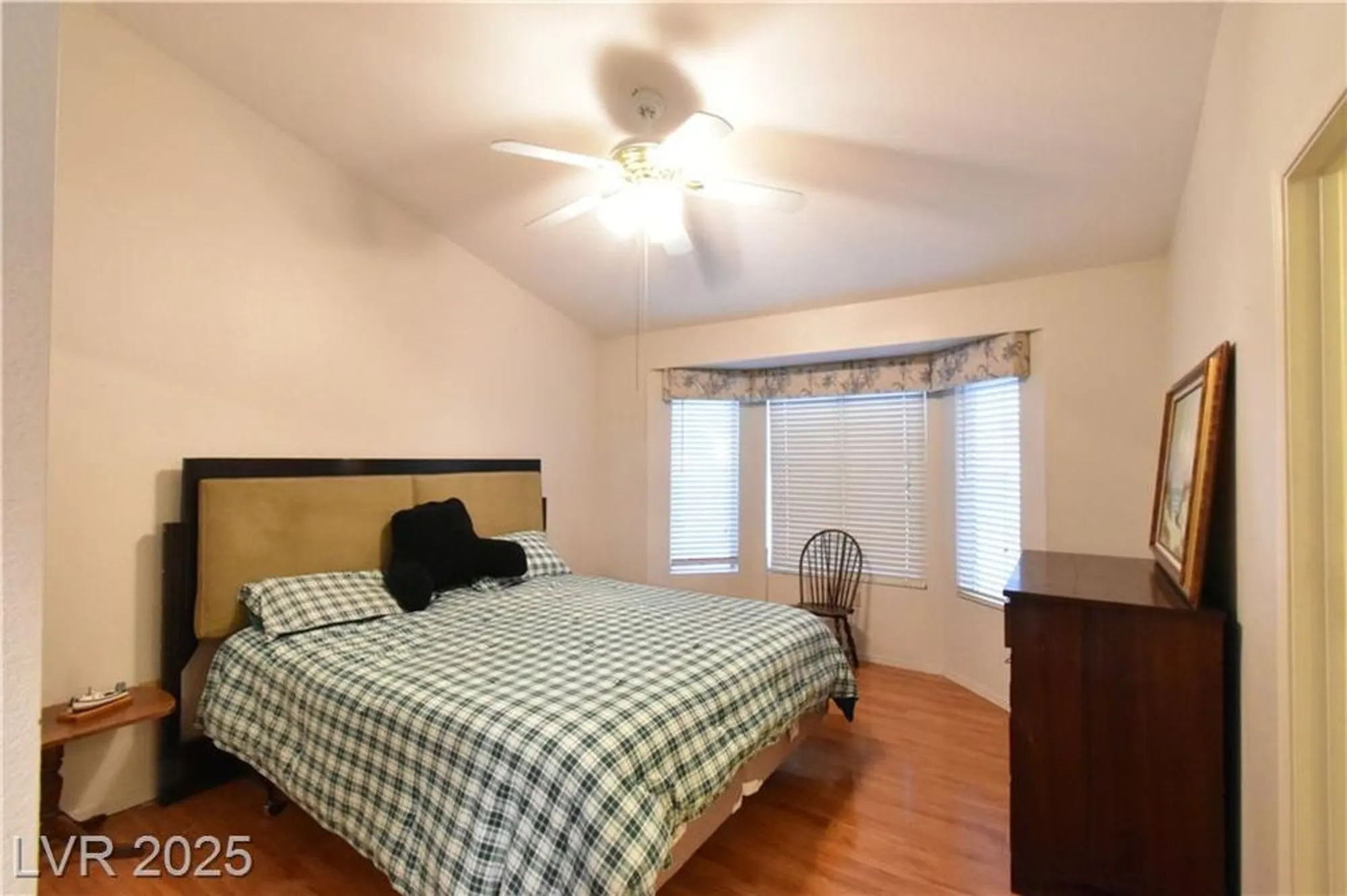 Property Slideshow image 16 of 29 | 2412 springridge dr, Las Vegas, NV, 89134
