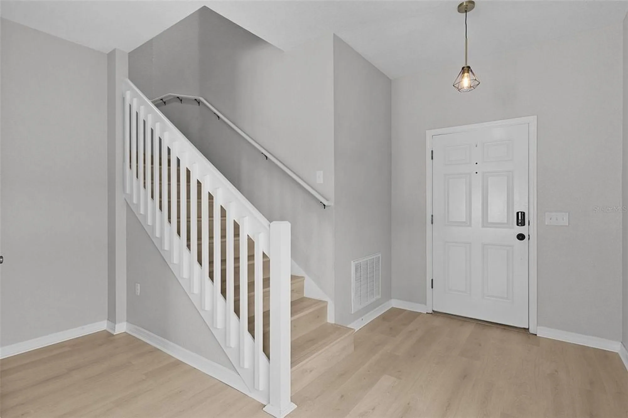 Property Slideshow image 4 of 28 | 4908 ne 123rd ln, Oxford, FL, 34484