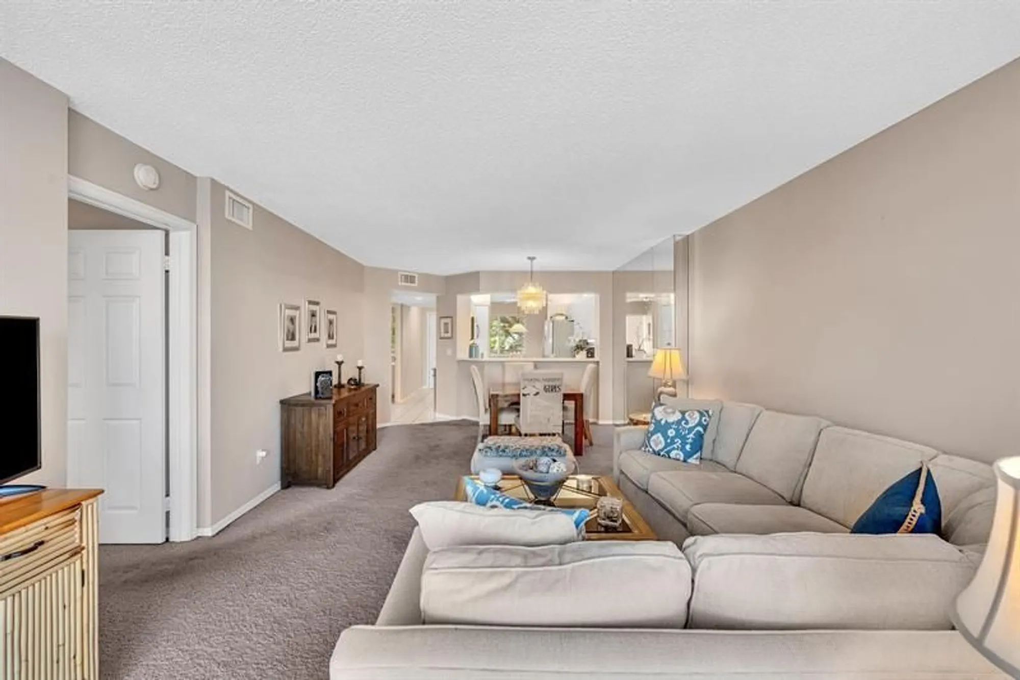 Property Slideshow image 18 of 71 | 7512 n devon dr 210, Tamarac, FL, 33321