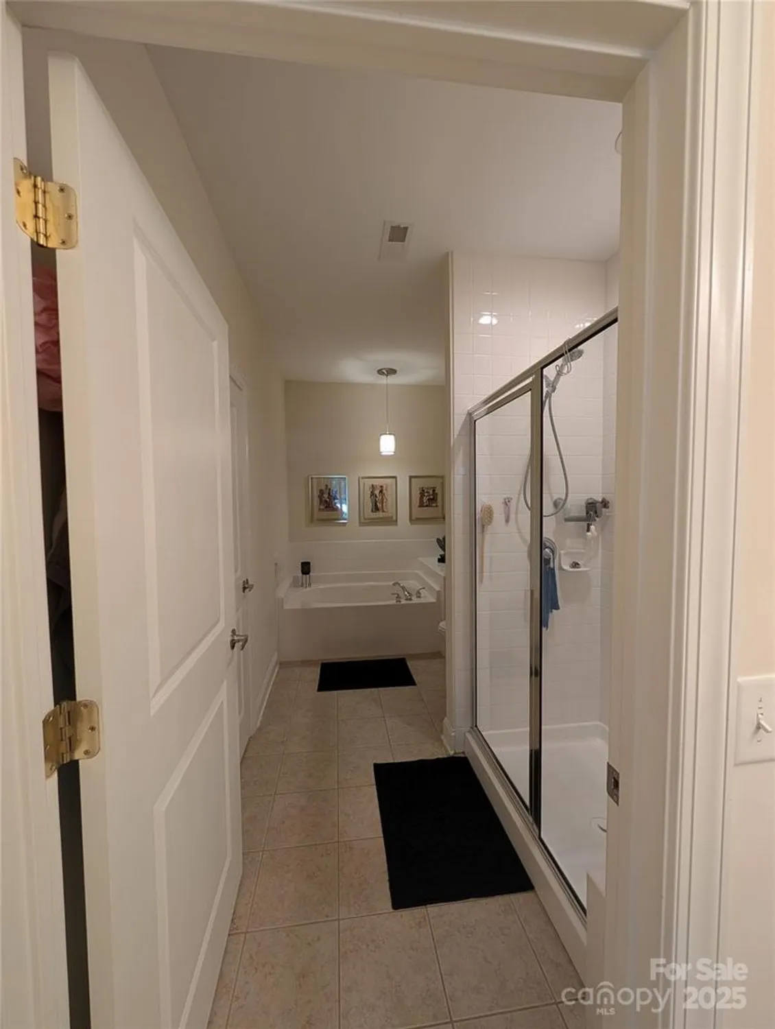 Property Slideshow image 13 of 22 | 2741 circa dr, Matthews, NC, 28105