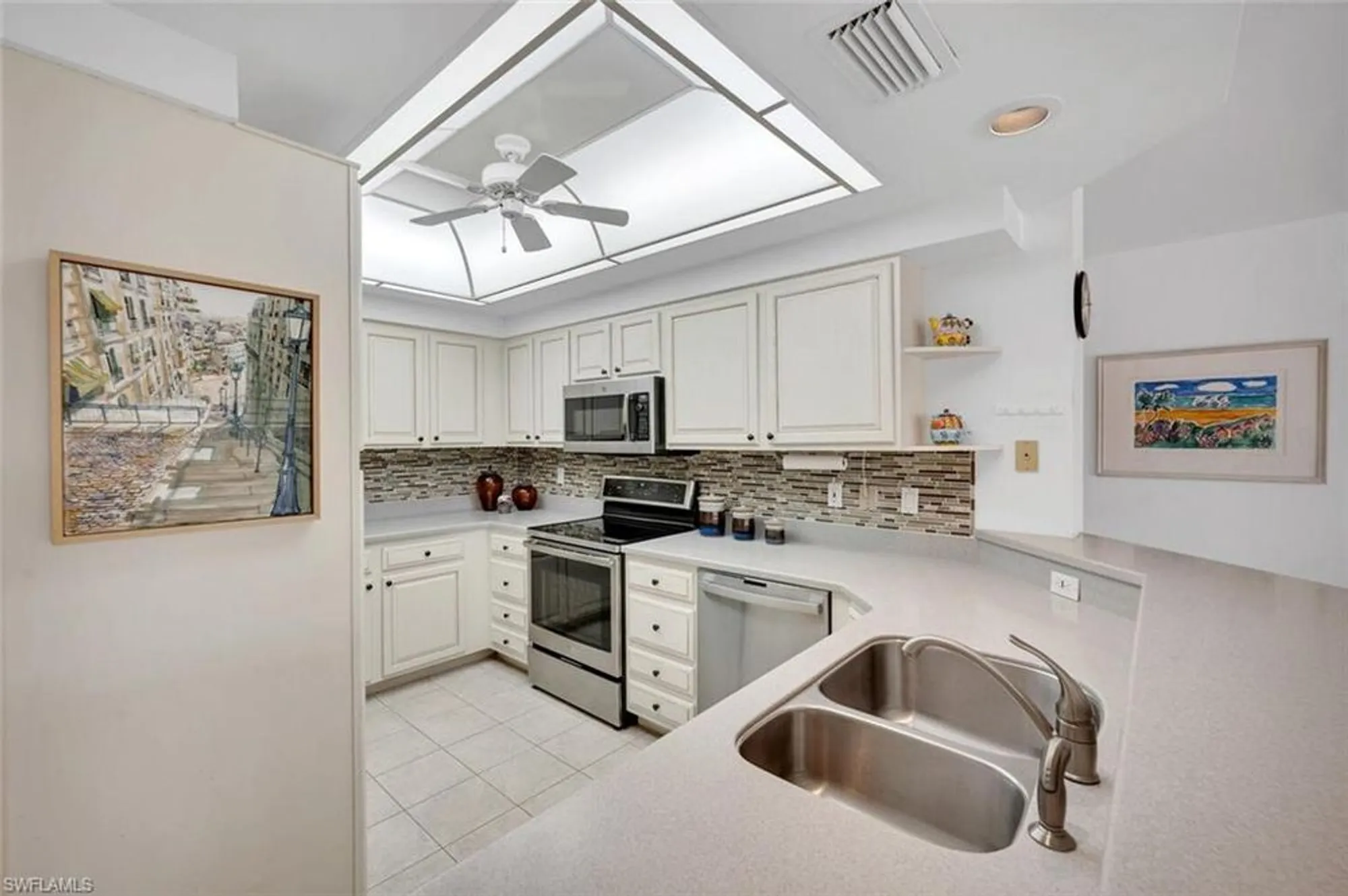Property Slideshow image 11 of 22 | 26881 wedgewood dr 102, Bonita Springs, FL, 34134