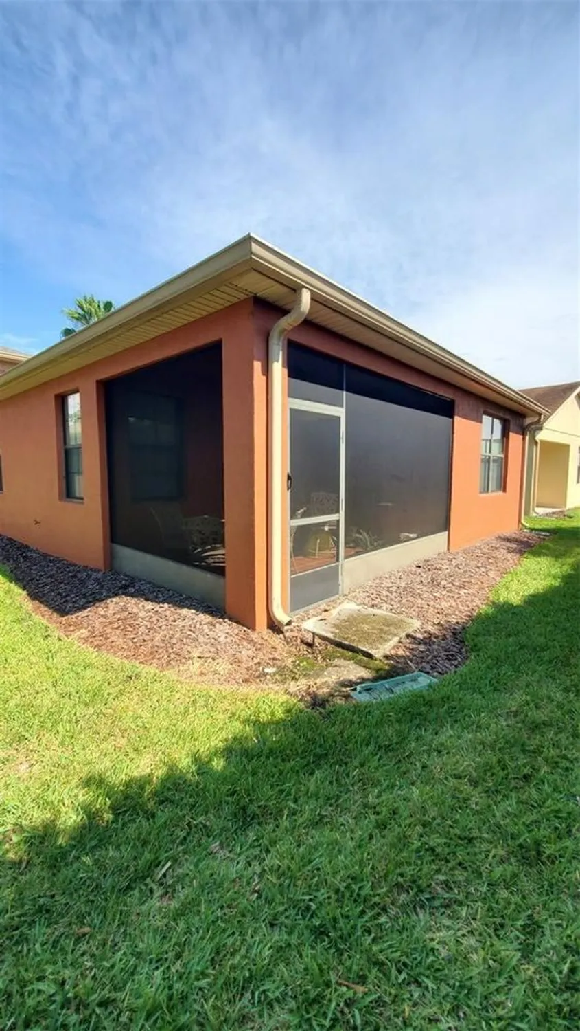 Property Slideshow image 10 of 24 | 836 grand canal dr, Kissimmee, FL, 34759