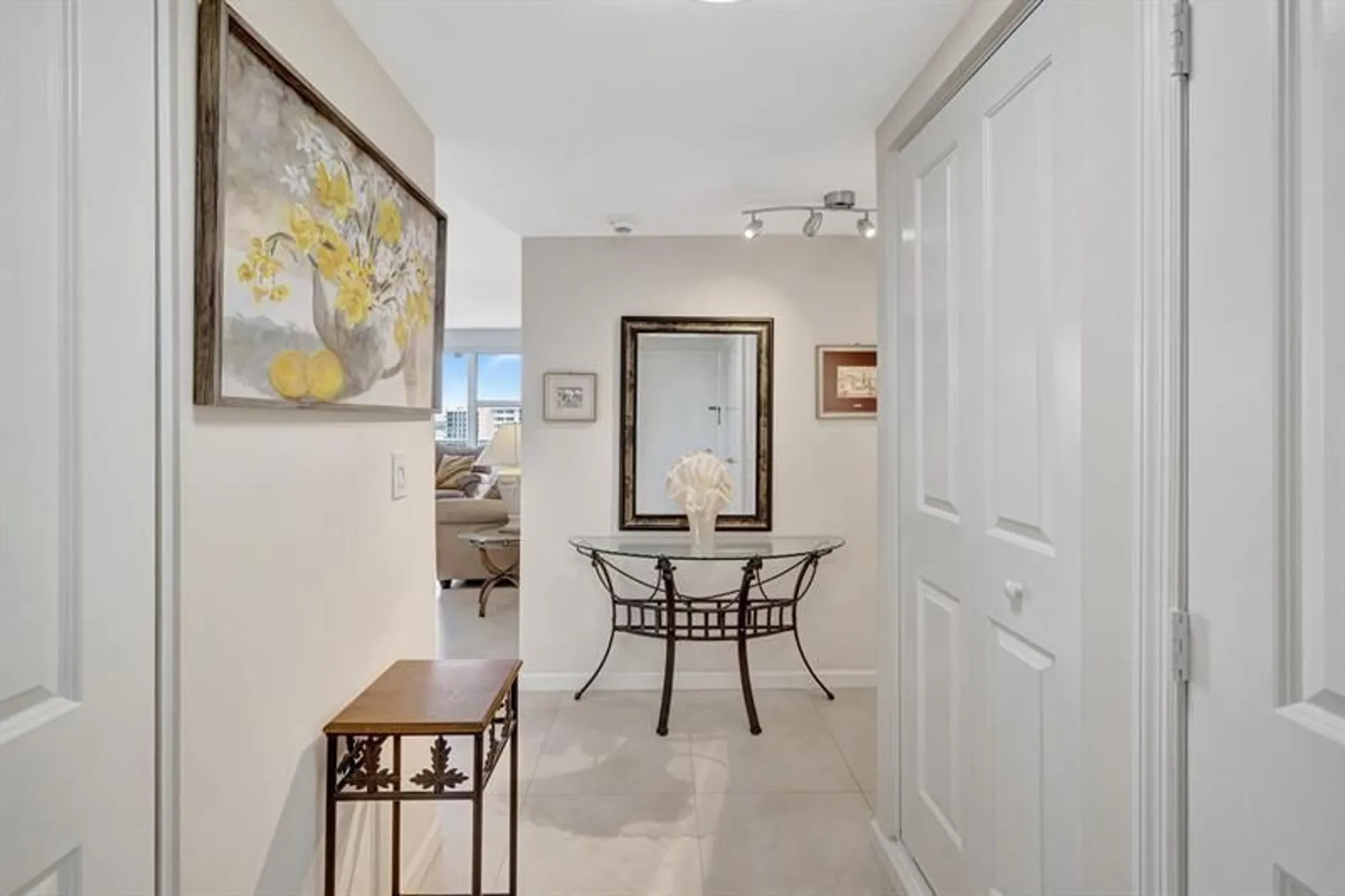 Property Slideshow image 5 of 45 | 3300 ne 36th st apt 1617, Fort Lauderdale, FL, 33308