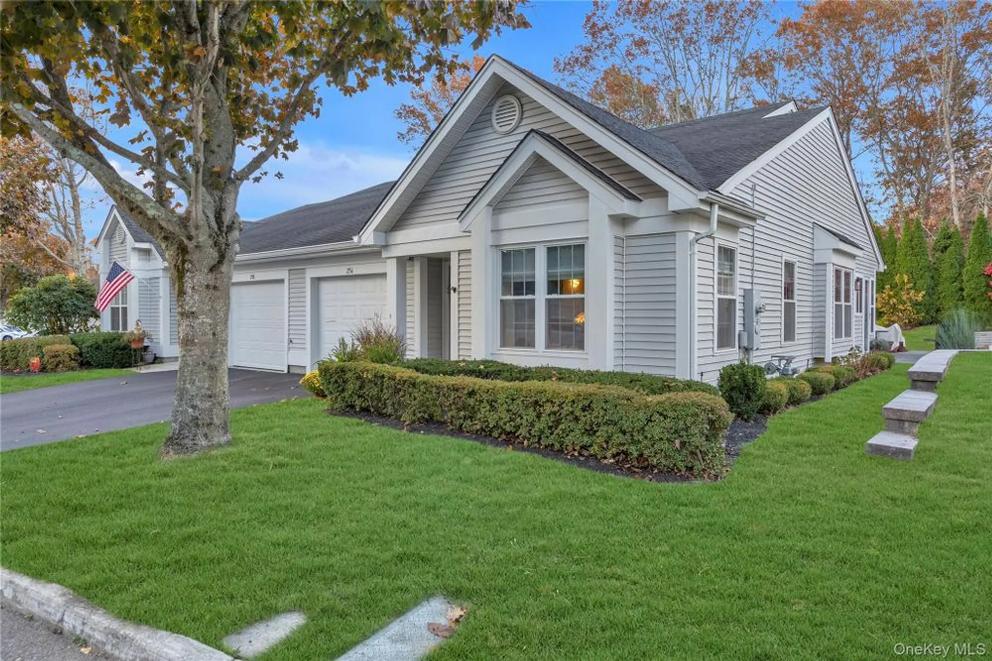 Property Slideshow image 21 of 28 | 256 glen dr, Ridge, NY, 11961