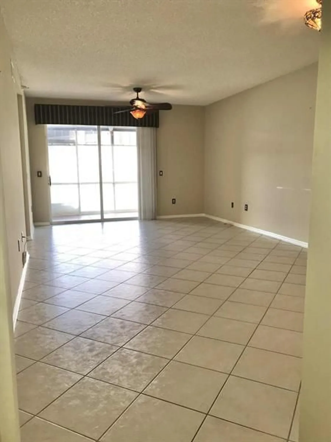 Property Slideshow image 14 of 45 | 7647 southampton ter 110, Tamarac, FL, 33321