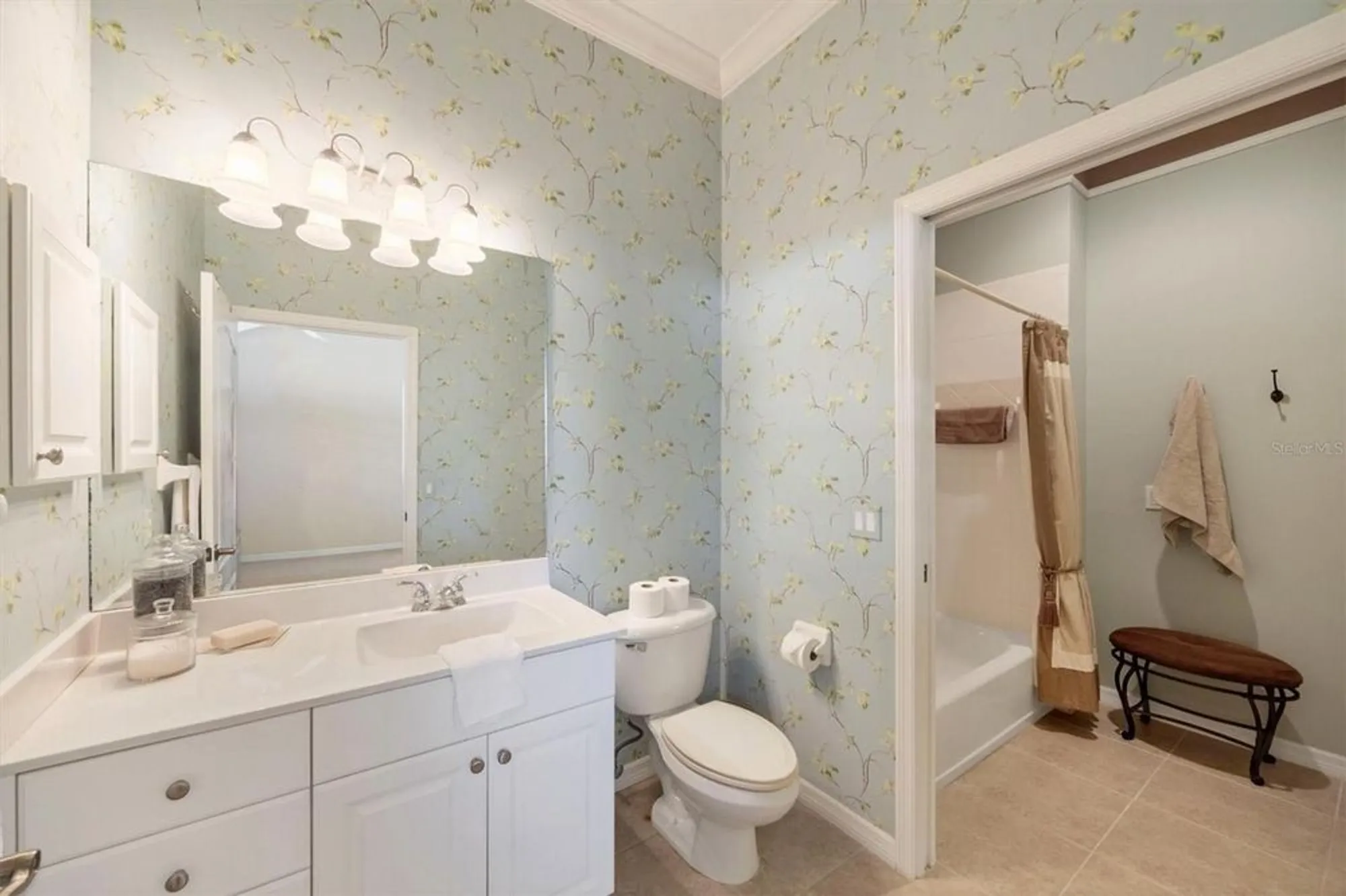 Property Slideshow image 21 of 42 | 1652 monarch dr # 1652, Venice, FL, 34293