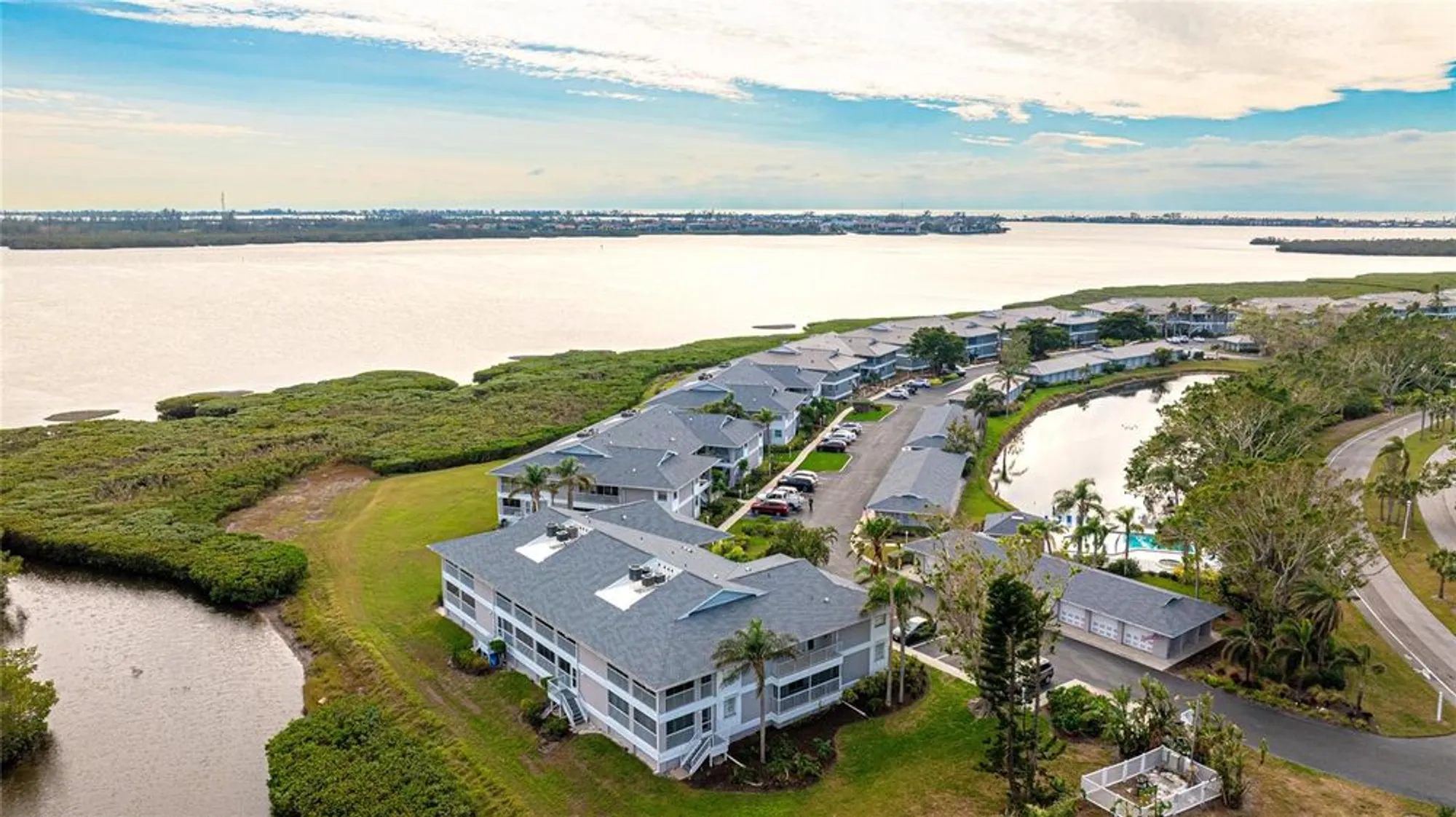 Property Slideshow image 68 of 73 | 1109 edgewater cir # 1109, Bradenton, FL, 34209