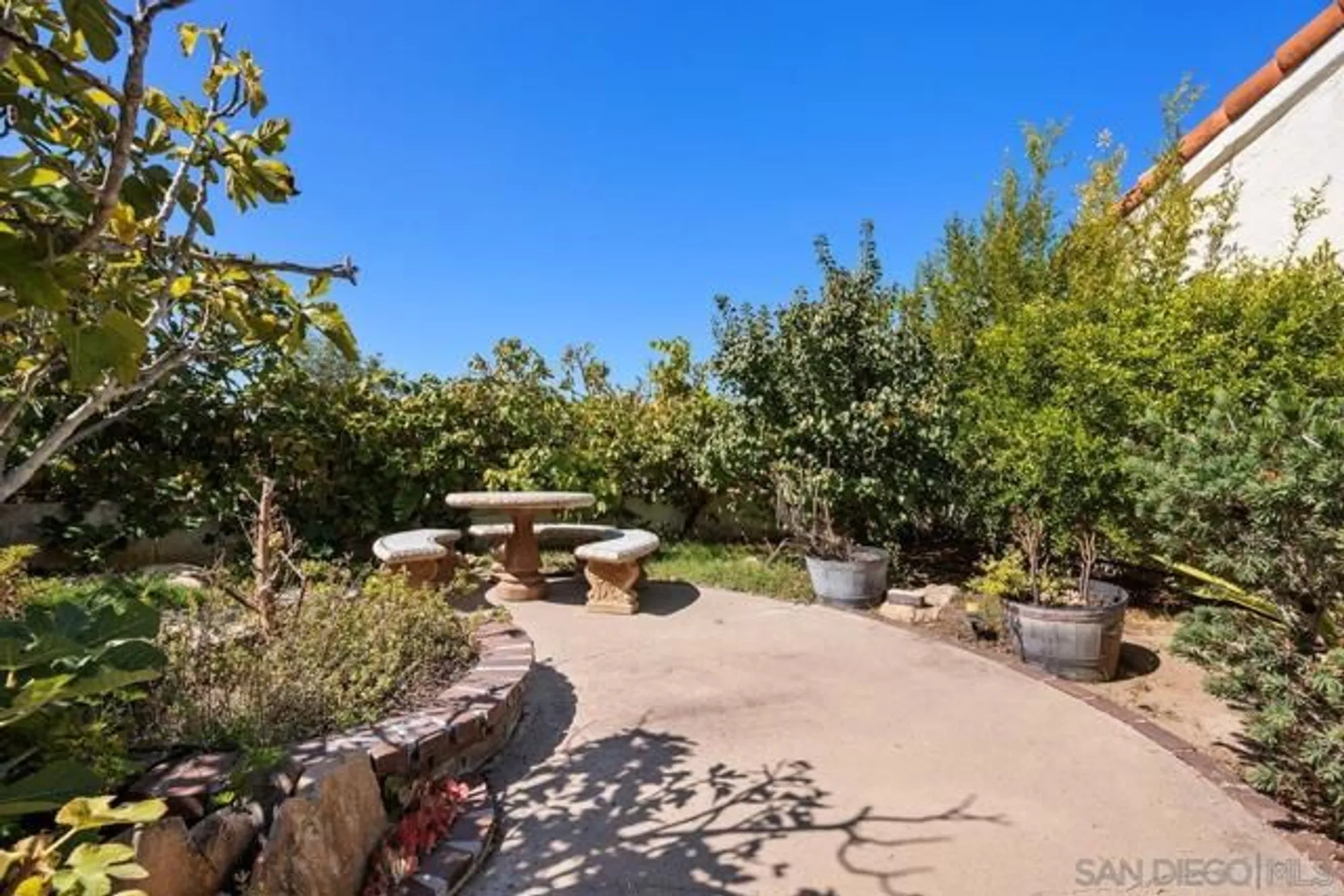 Property Slideshow image 22 of 29 | 17604 camino ancho, San Diego, CA, 92128