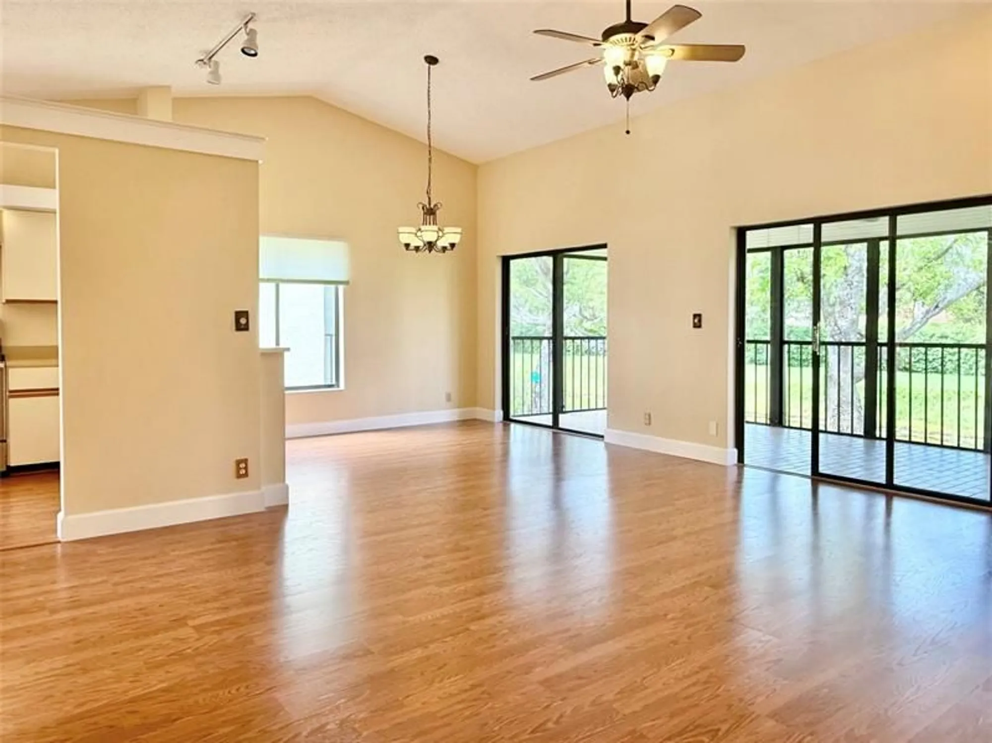 Property Slideshow image 6 of 62 | 10805 bahama palm way apt 201, Boynton Beach, FL, 33437